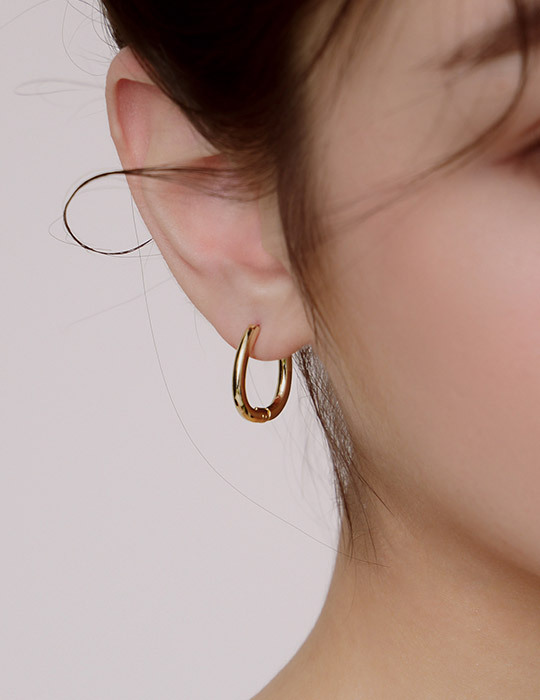 質感簡約橢圓。針式耳環