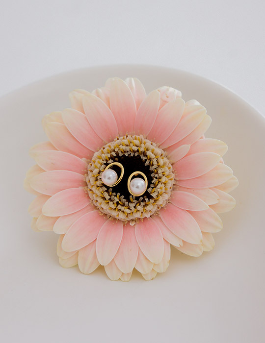 【925純銀】簡約圈型珍珠。銀針耳環(金)