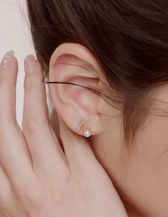 【925純銀】簡約圈型珍珠。銀針耳環(金)