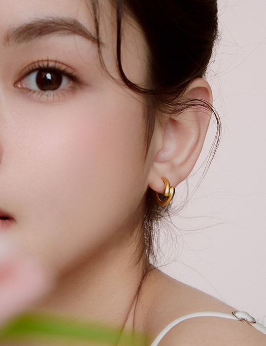經典交錯水滴圈圈。針式耳環