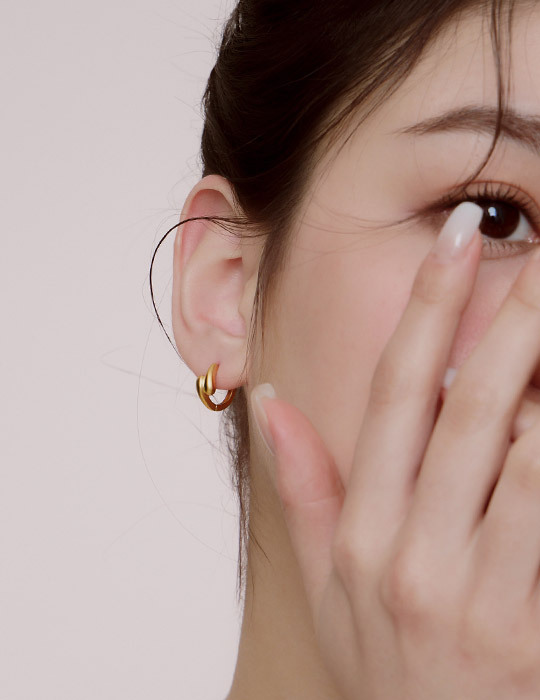 經典交錯水滴圈圈。夾式耳環