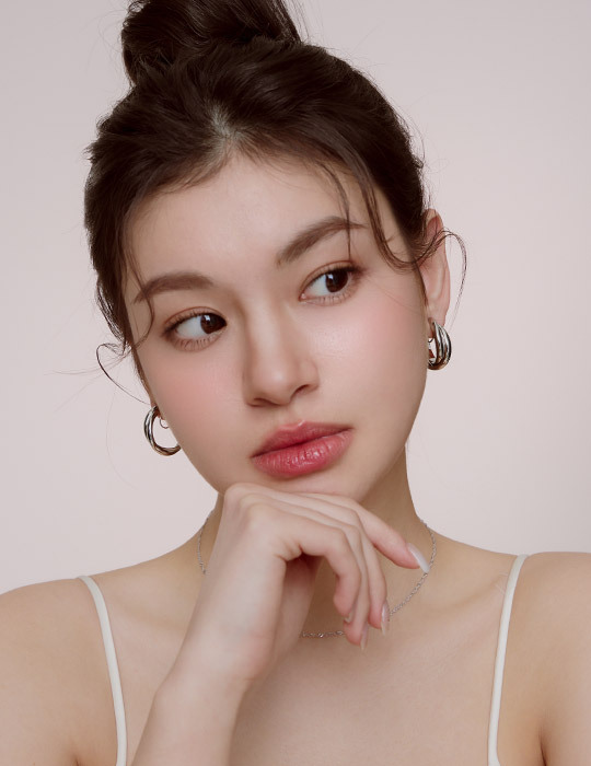 簡約雙纏繞圈圈。夾式耳環