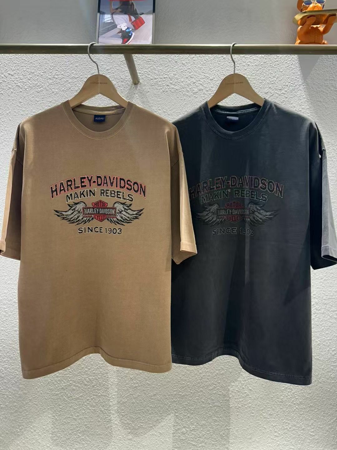 英文字圖案短袖Tee AUDAU-020T