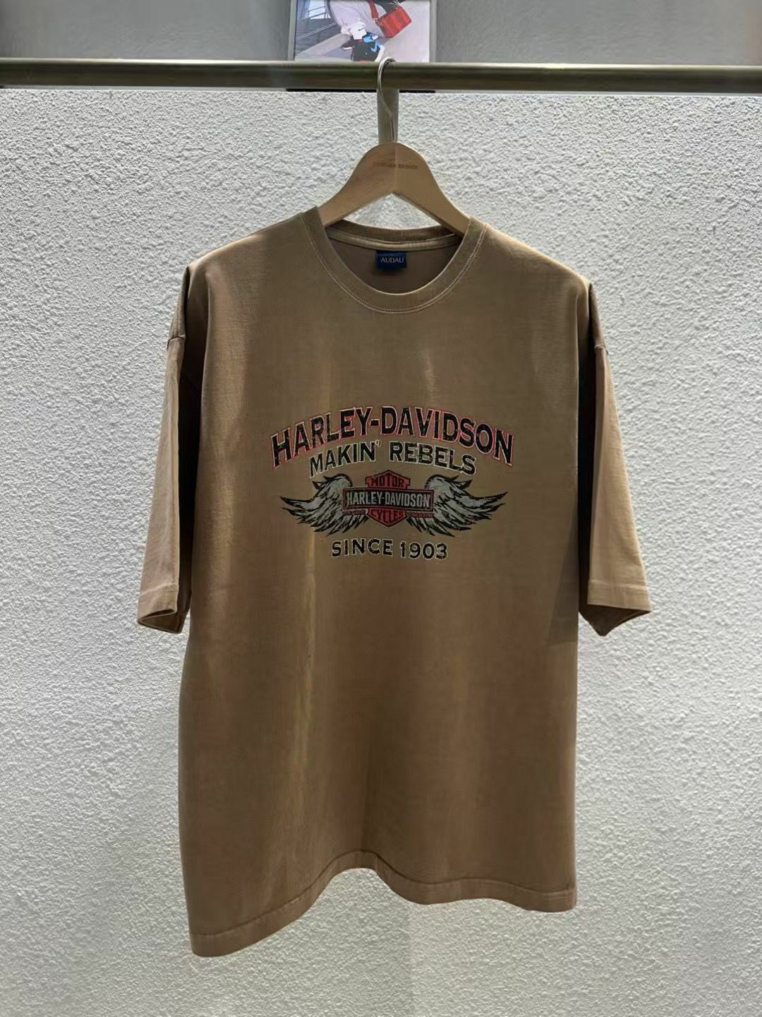 英文字圖案短袖Tee AUDAU-020T