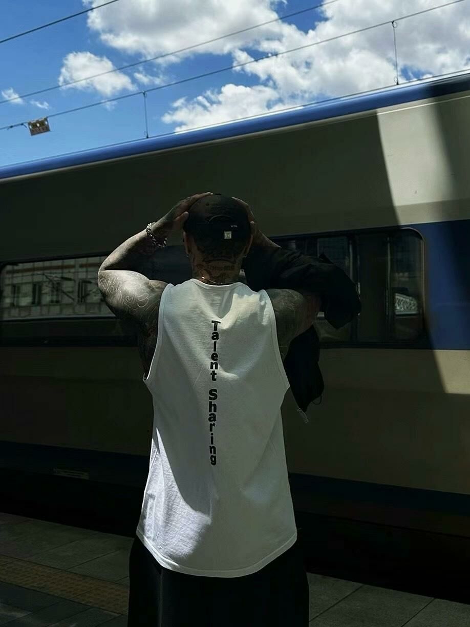 英文字圖案背心 V1109