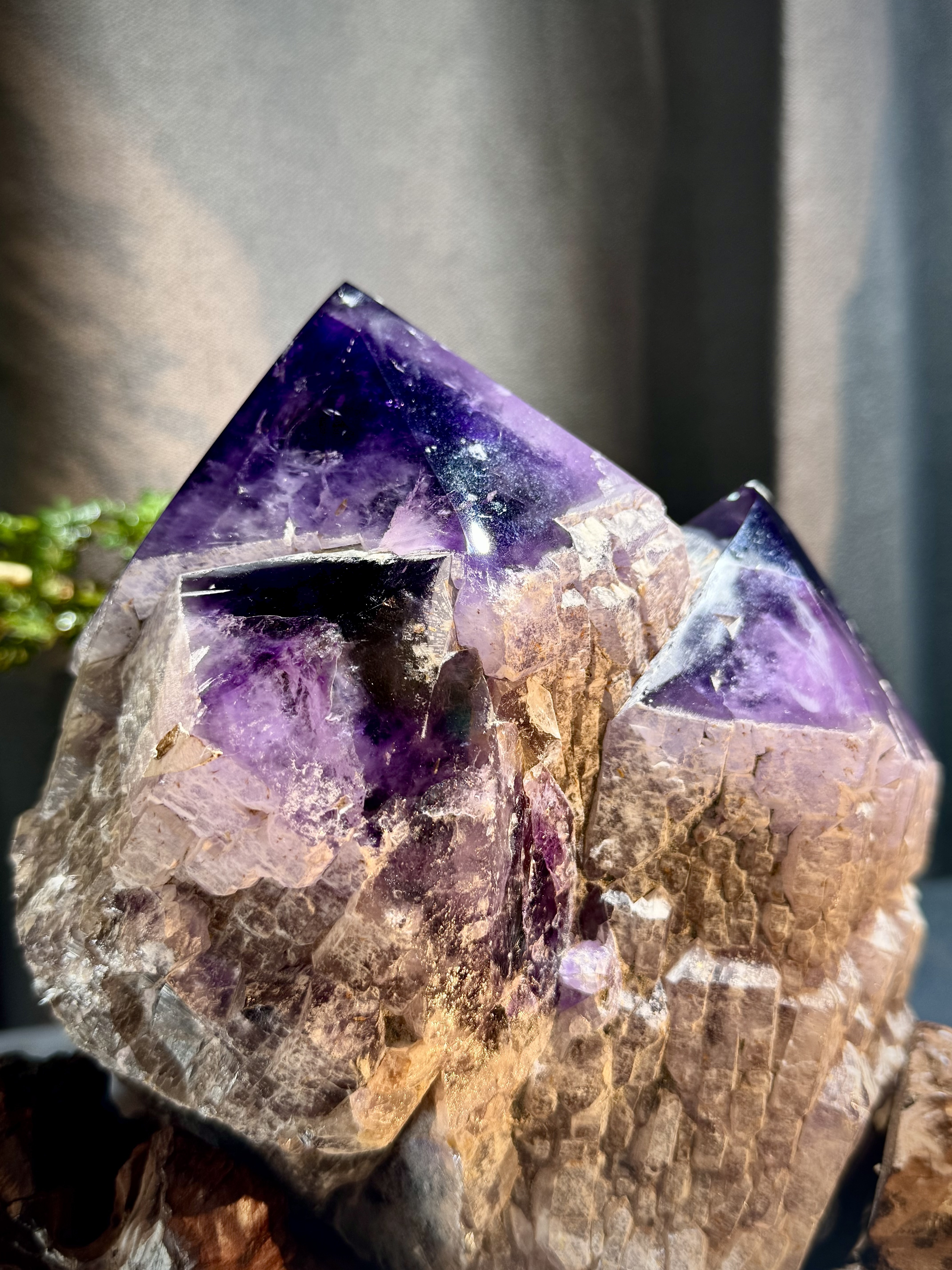 紫水晶城堡骨幹原石 8701