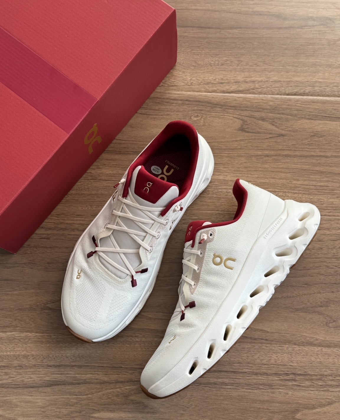 On昂跑 Cloudtilt 蛇年限定 象牙白 男款