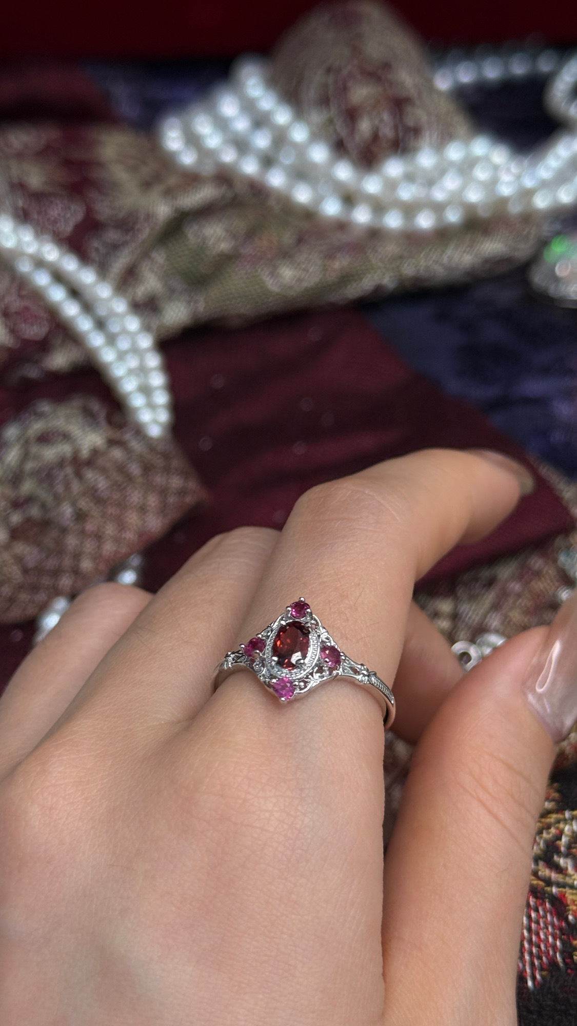 獨家 公主藤蔓 5顆天然寶石戒指