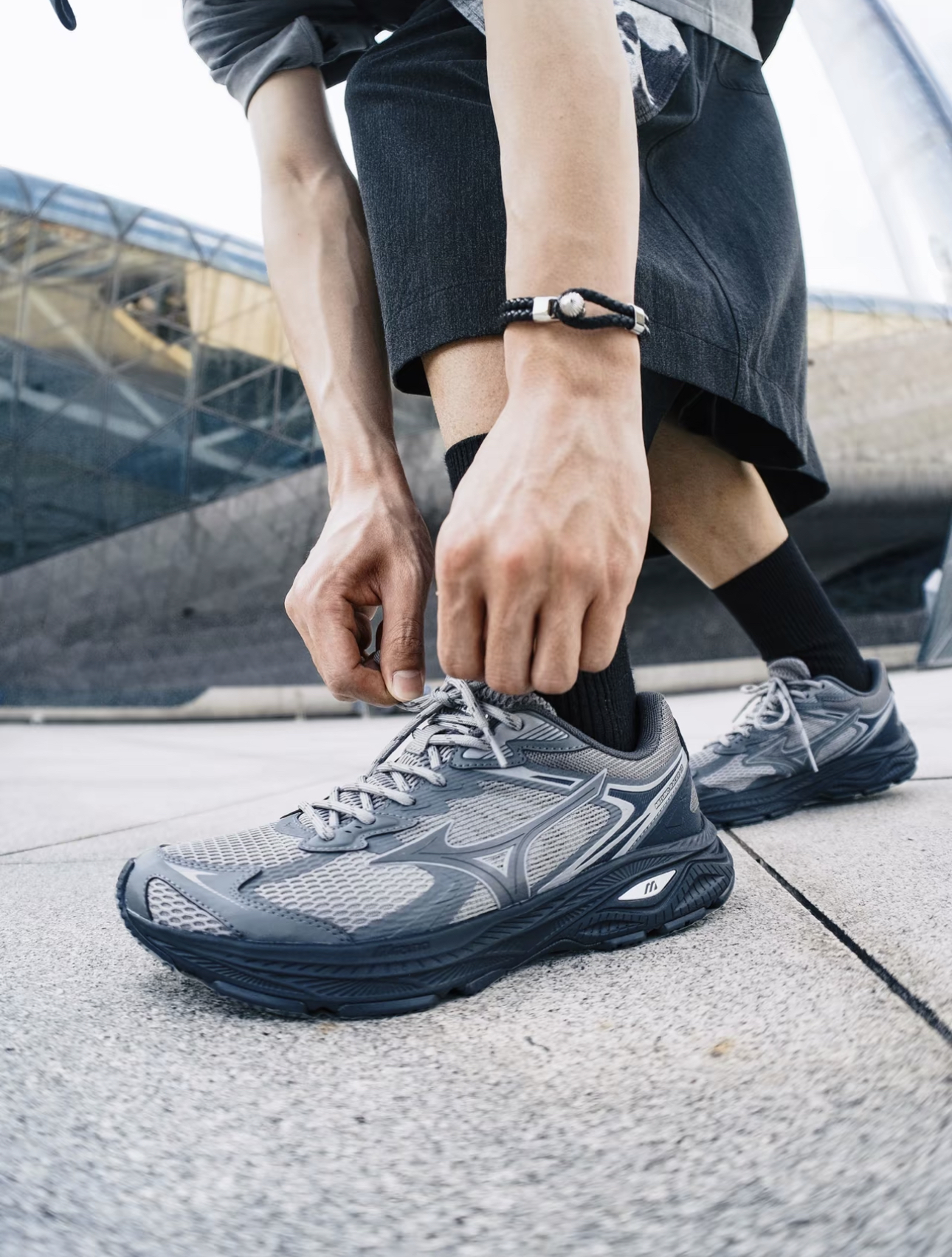 MIZUNO Racer V2 GREY BLACK 黑灰 D1GH250603