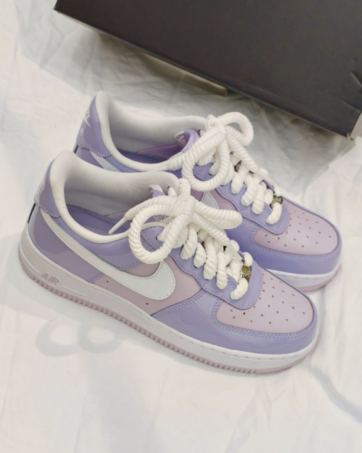 男女鞋 NIKE AIR FORCE 1 AF1 “Hydrangeas” 淡粉紫 漆皮 復活節 麻繩鞋帶 鐵牌 低筒 休閒鞋【HV9405-500】