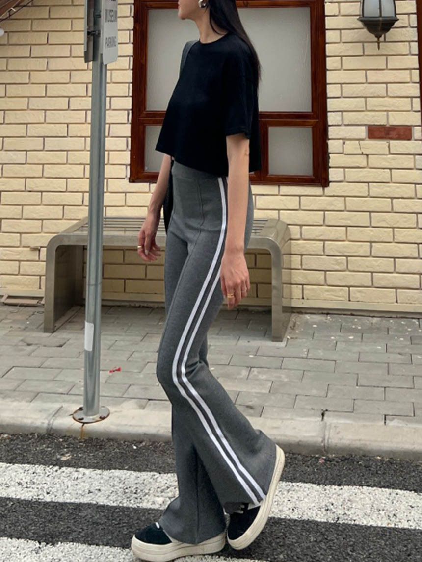 彈力修飾側線喇叭運動褲*3色