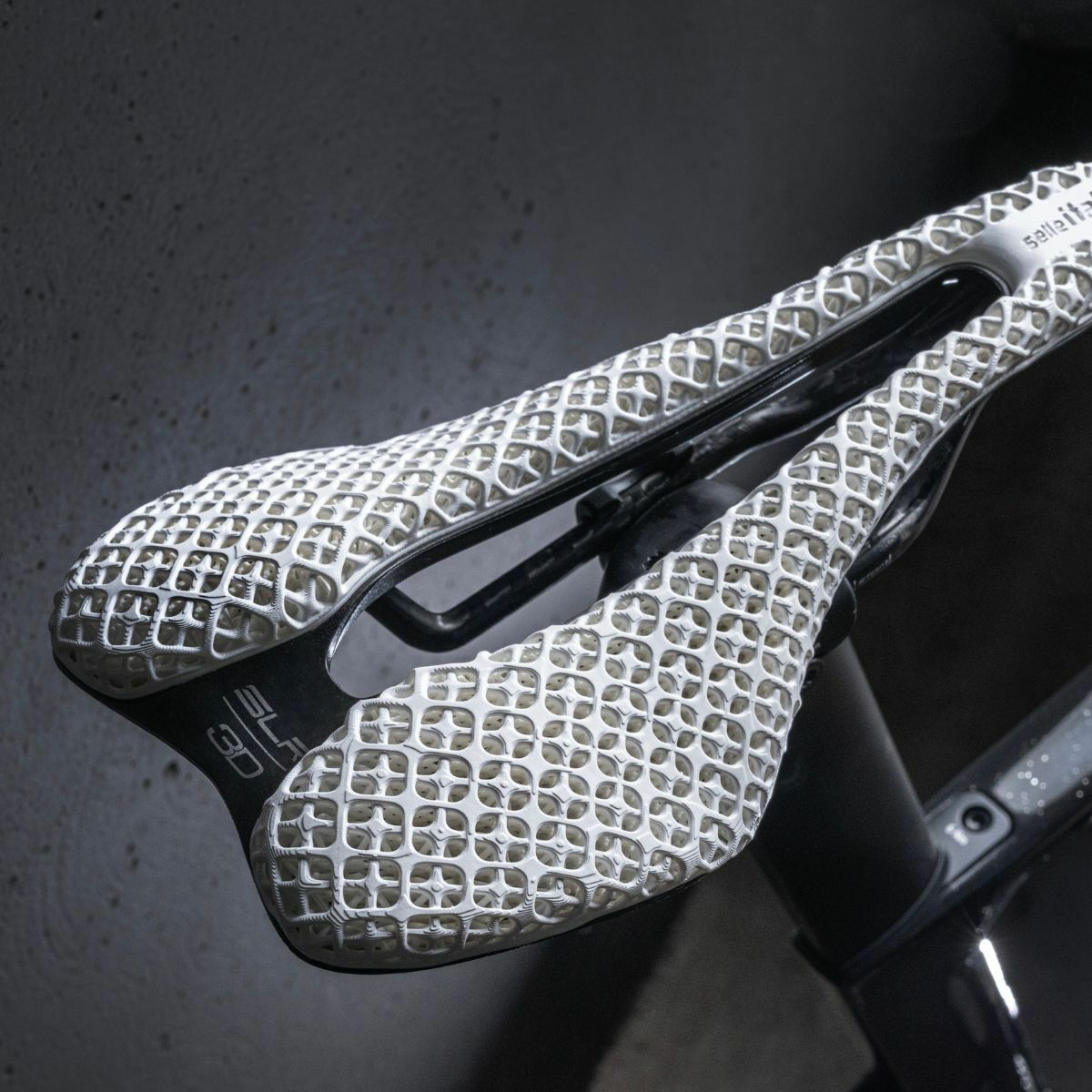 Selle Italia SLR Boost 3D Kit Carbonio Superflow Saddle White Edition