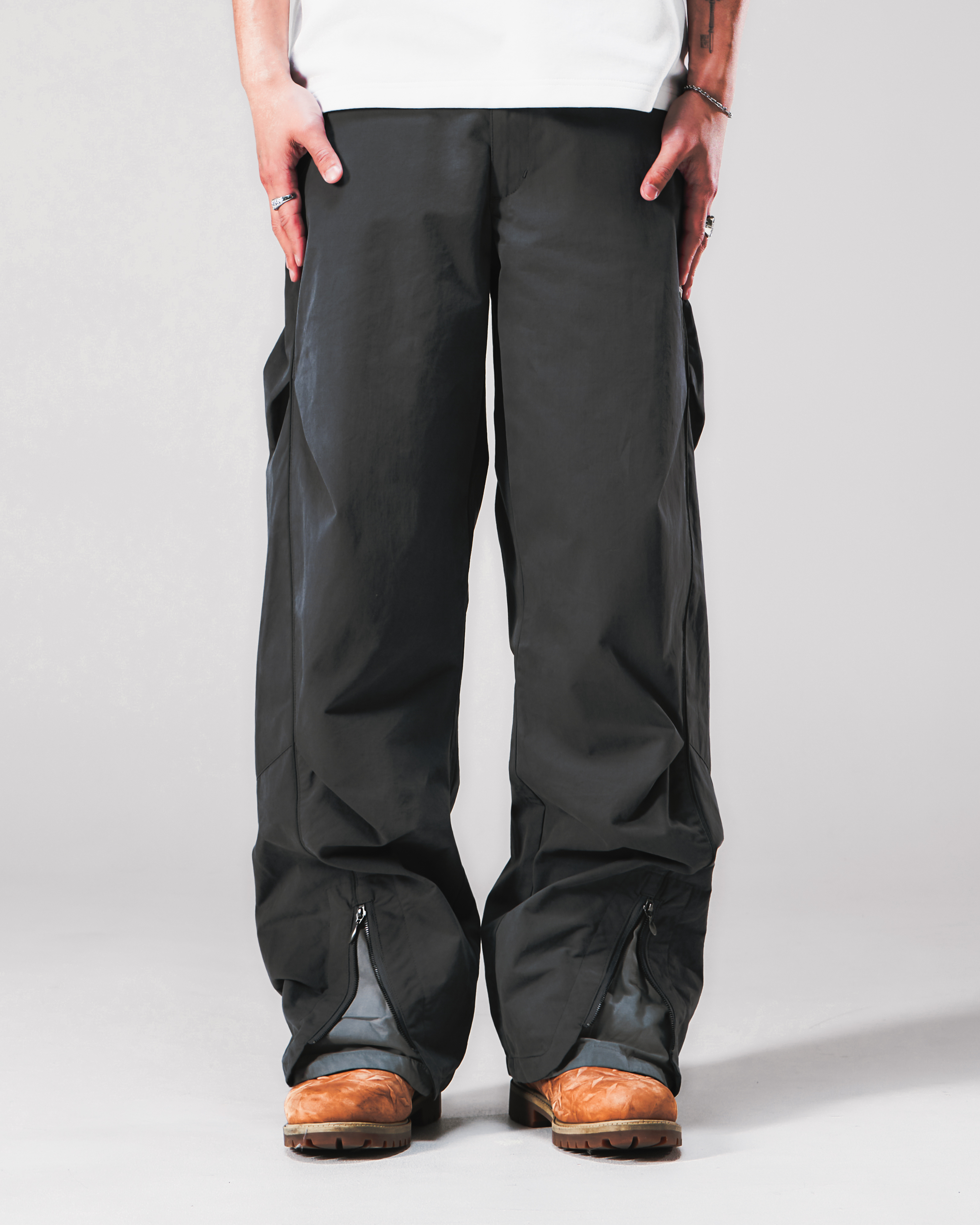 SPIRAL CUT PLEATED TROUSERS - GREY