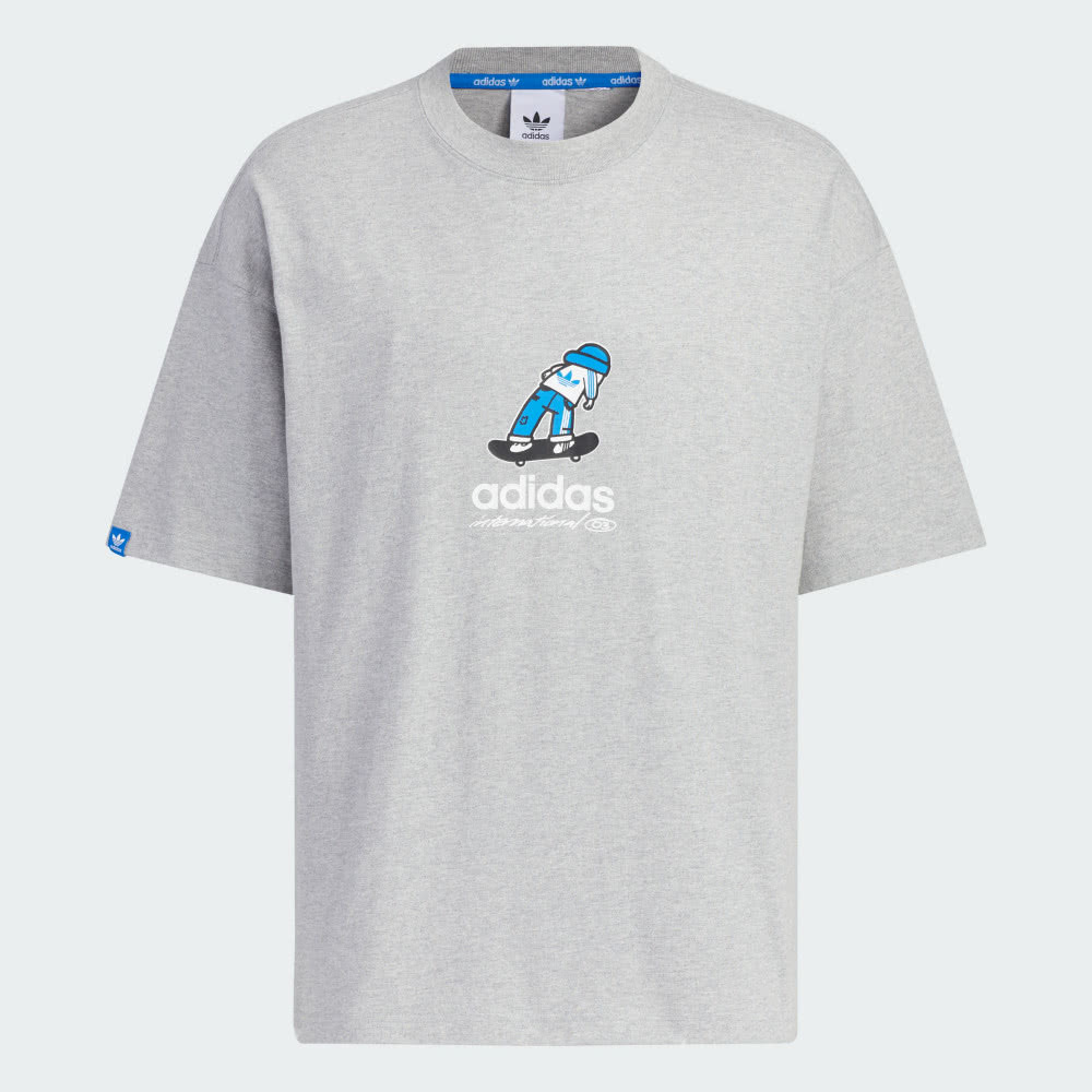【 adidas CS TEE SS M 滑板塗鴉短TEE - 灰 】