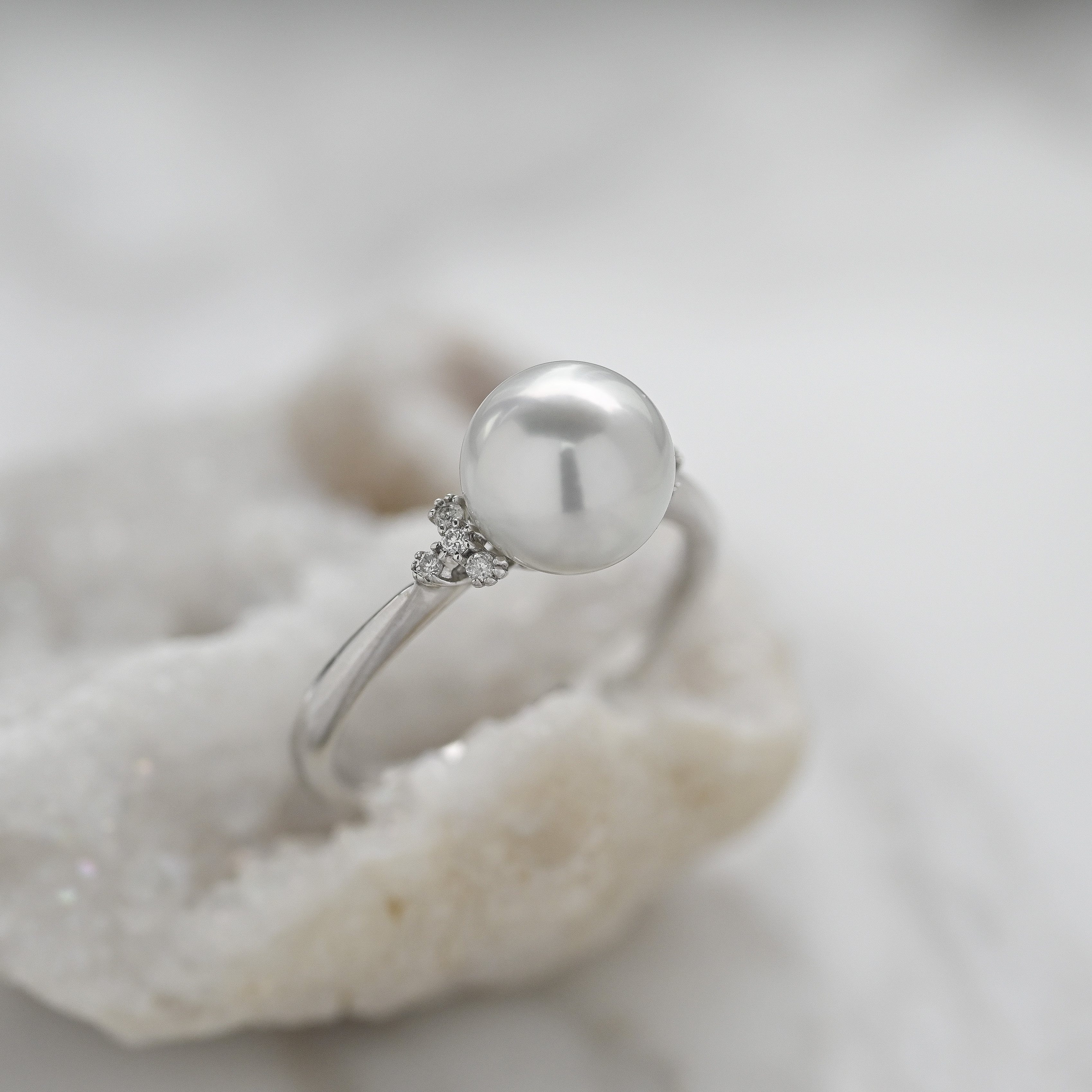 18K Silver Pearl Diamond Ring