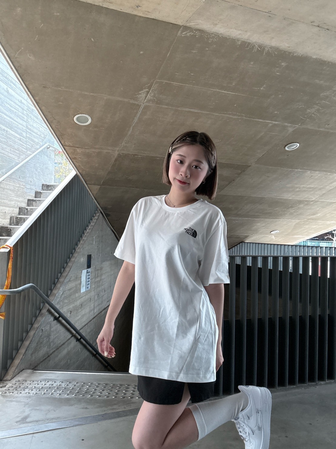 【限時特價】The North Face 小LOGO 素T COTTON 休閒 棉質 短袖 上衣 素面 素TEE 中性款 黑色 白色