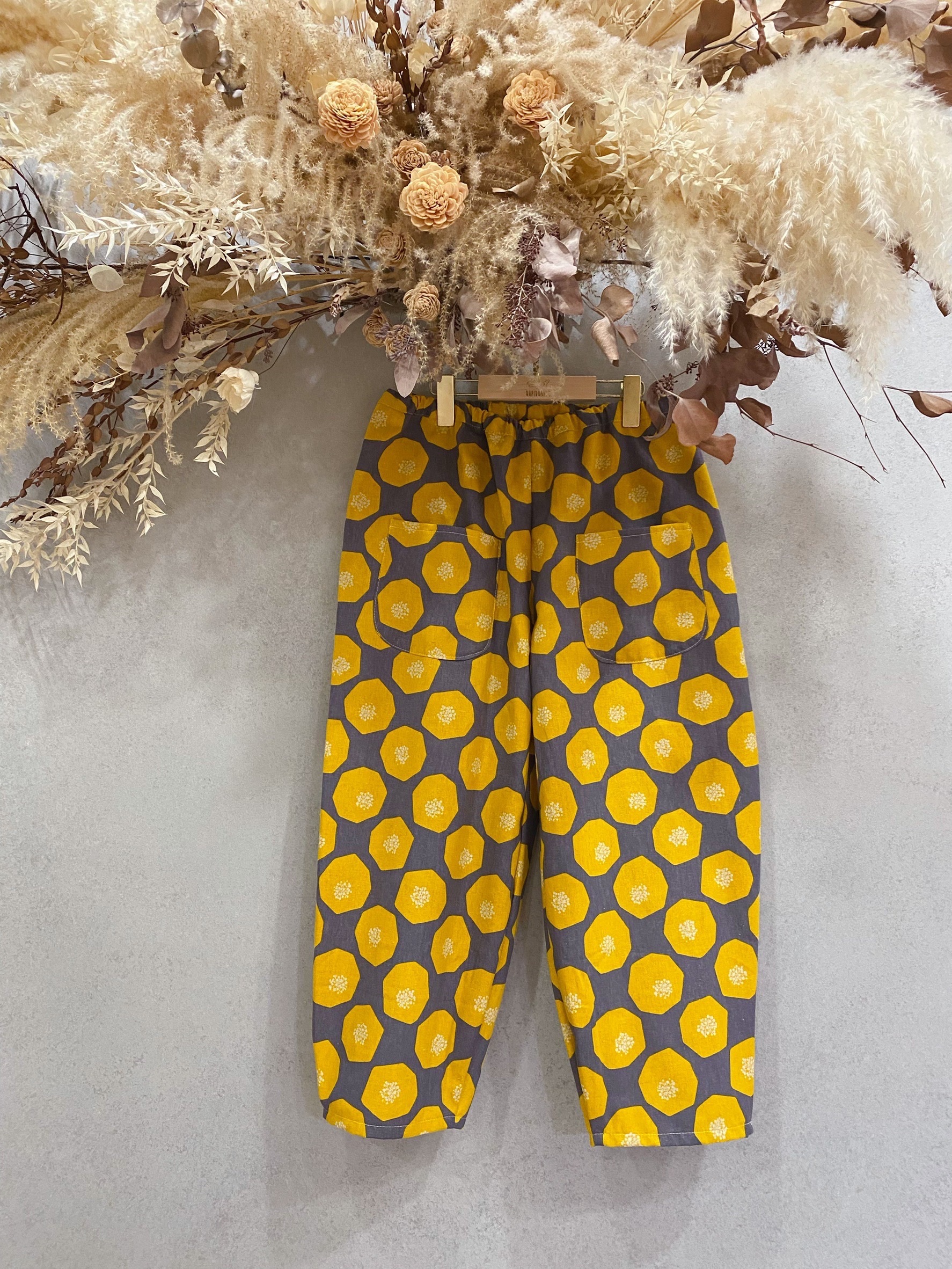 黃多邊形麵包 媽咪農夫褲