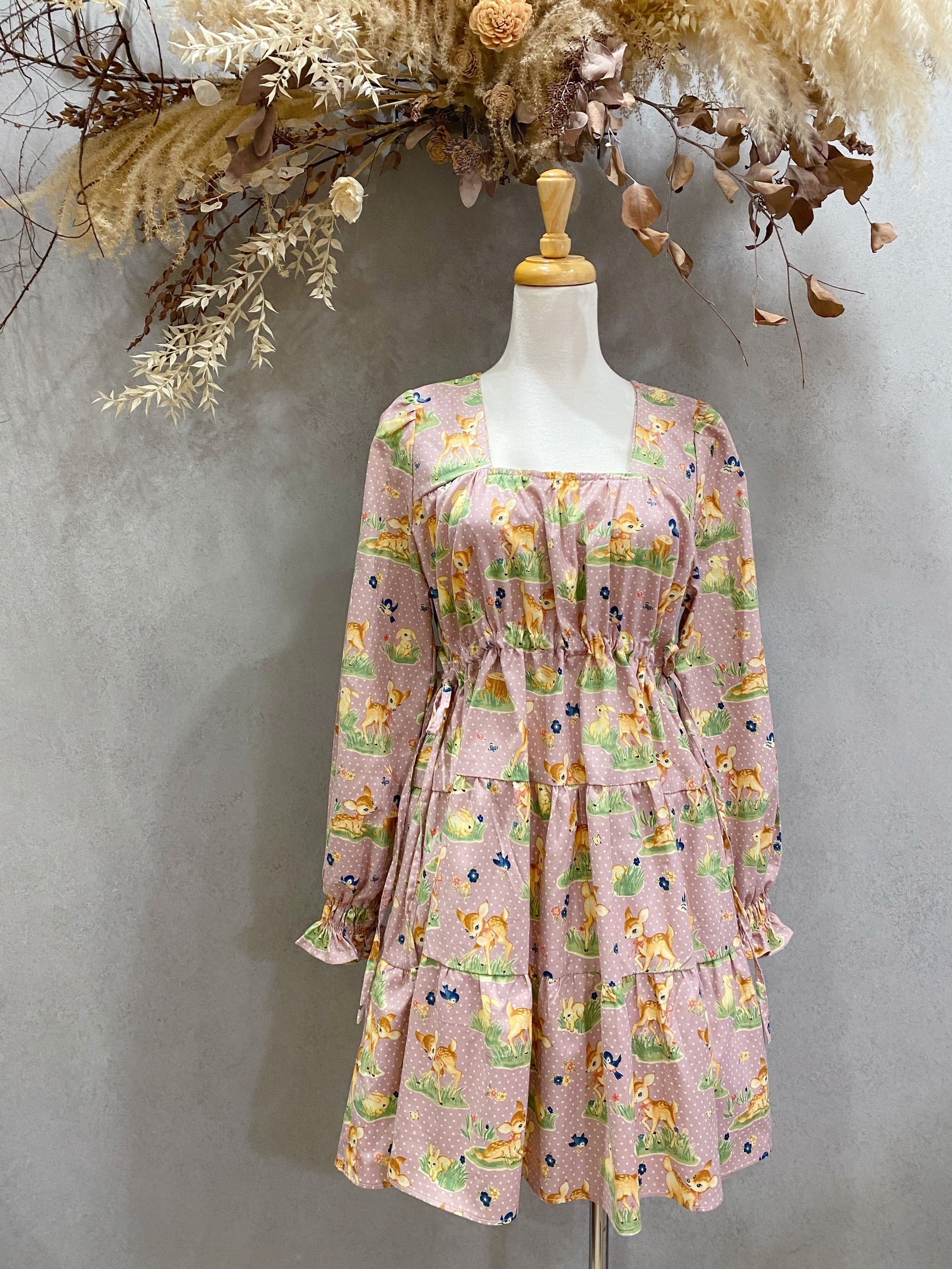 粉雪點斑比 凡爾賽長袖短洋裝