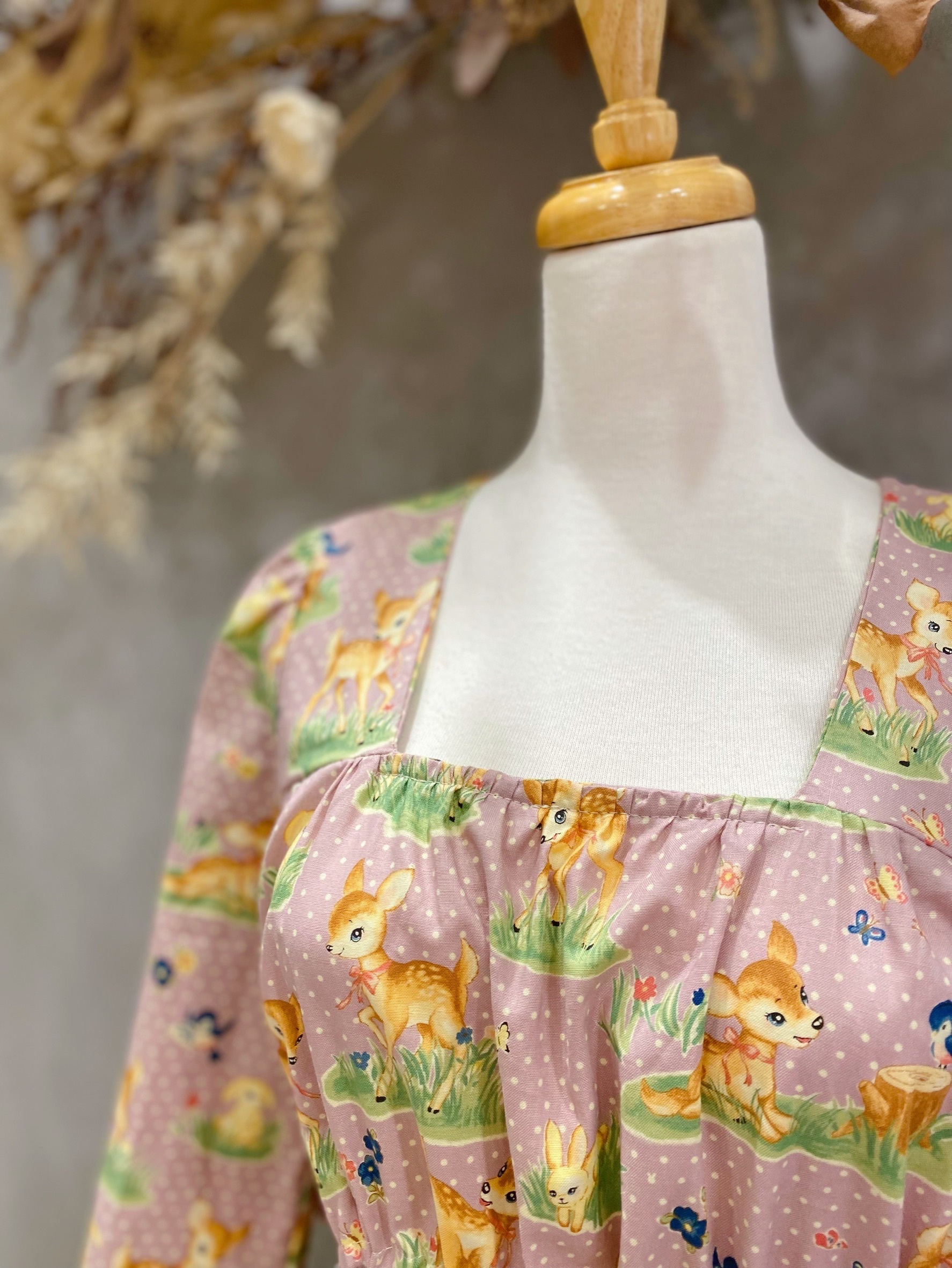 粉雪點斑比 凡爾賽長袖短洋裝