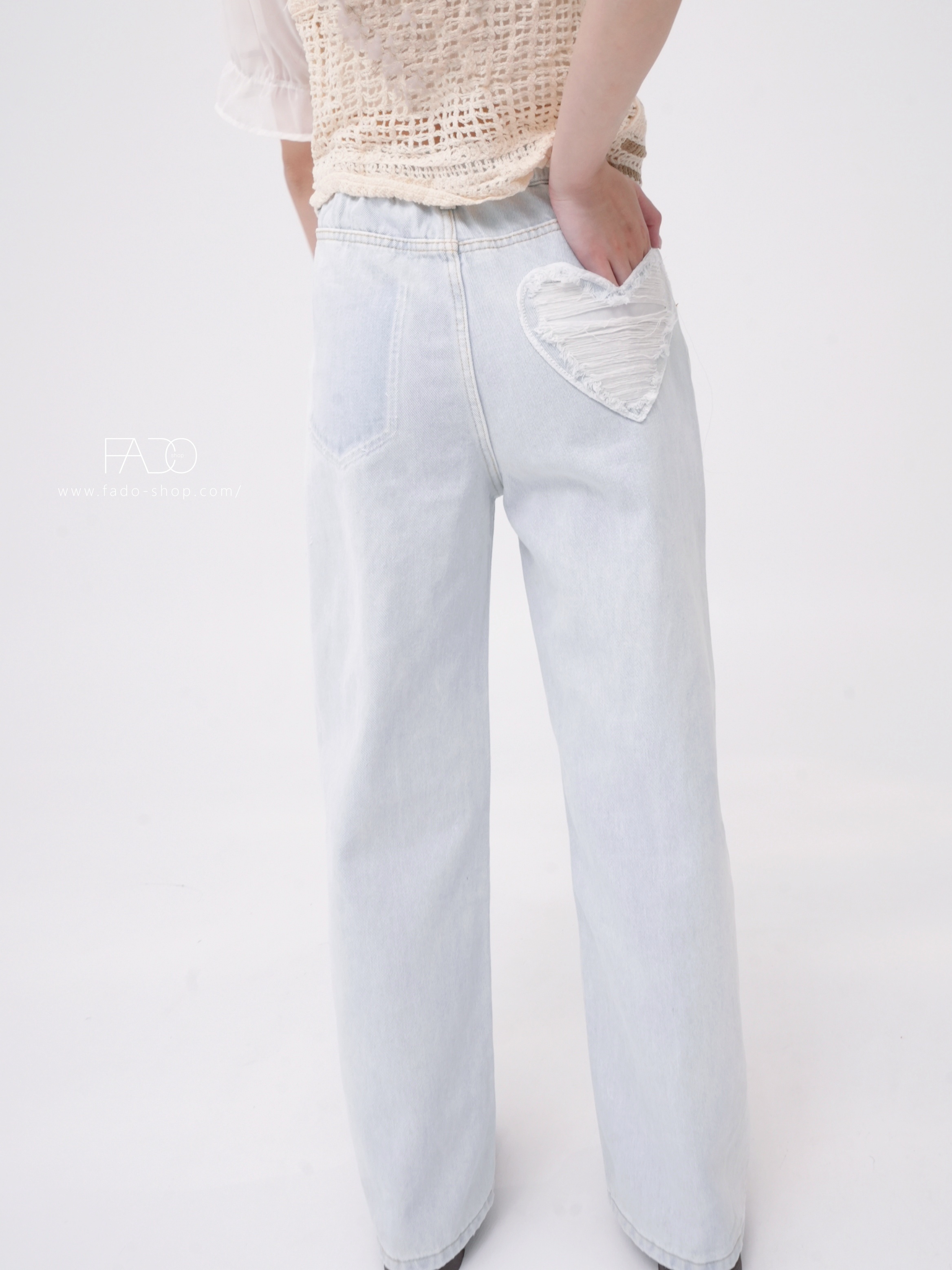 法朵Fado shop｜ 後愛心刷破牛仔褲 S~XL  2543013 淺藍