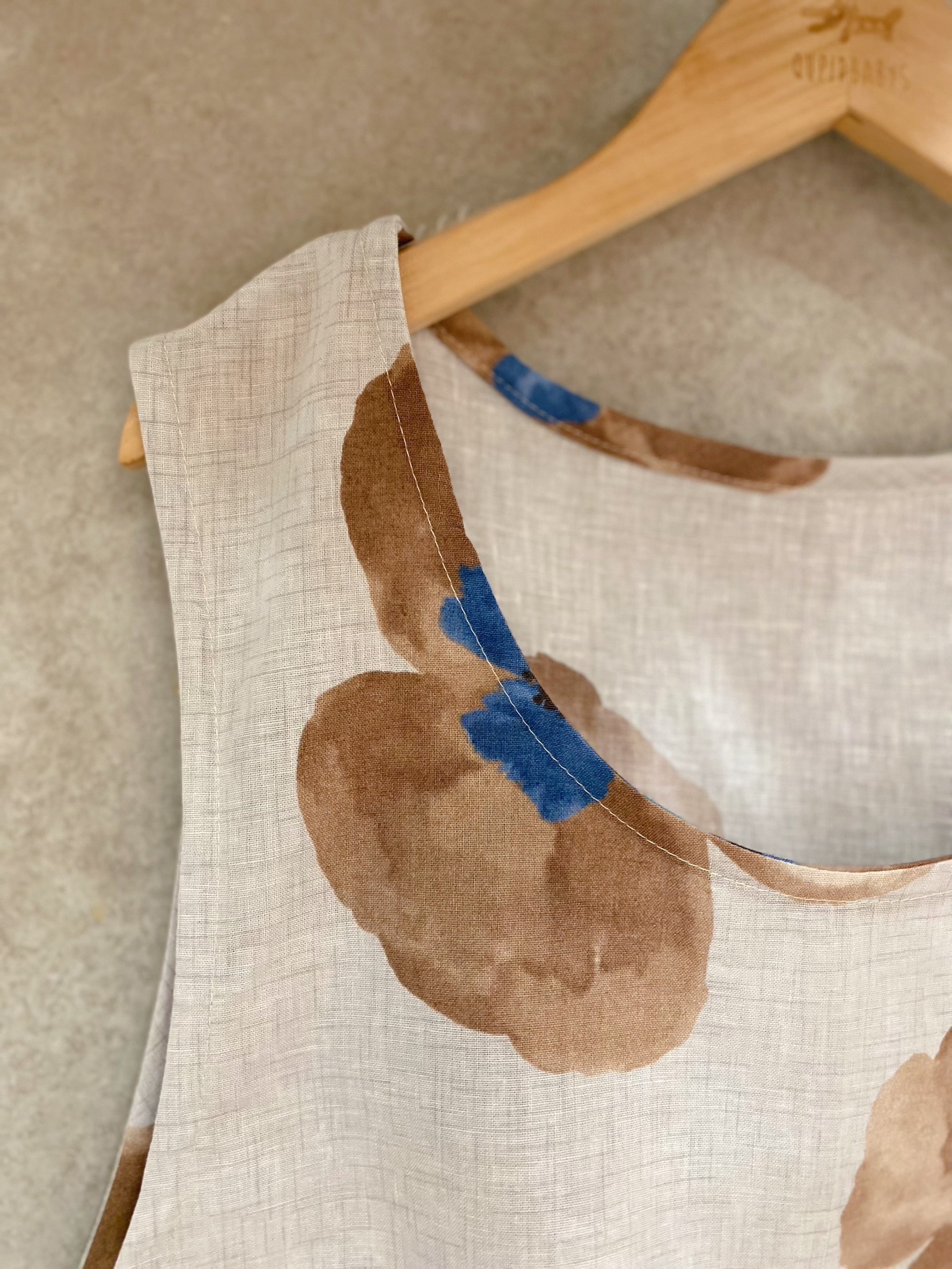 花間棕語 側邊啾啾長背心