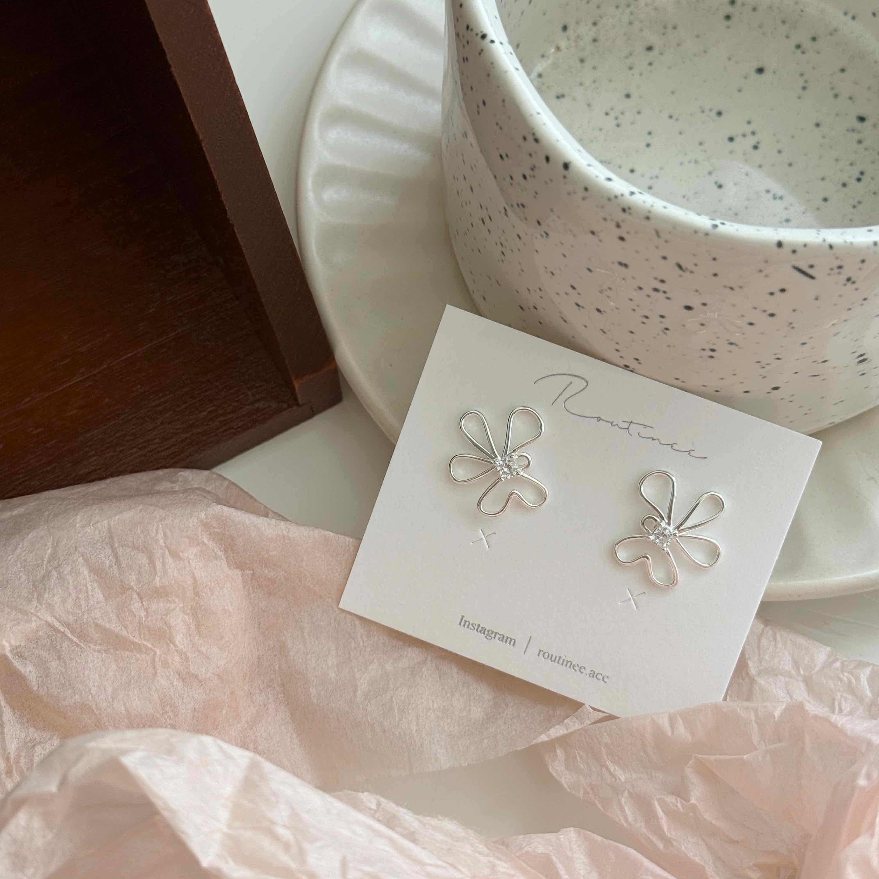 🇰🇷925 silver 不規則線條大花花耳環