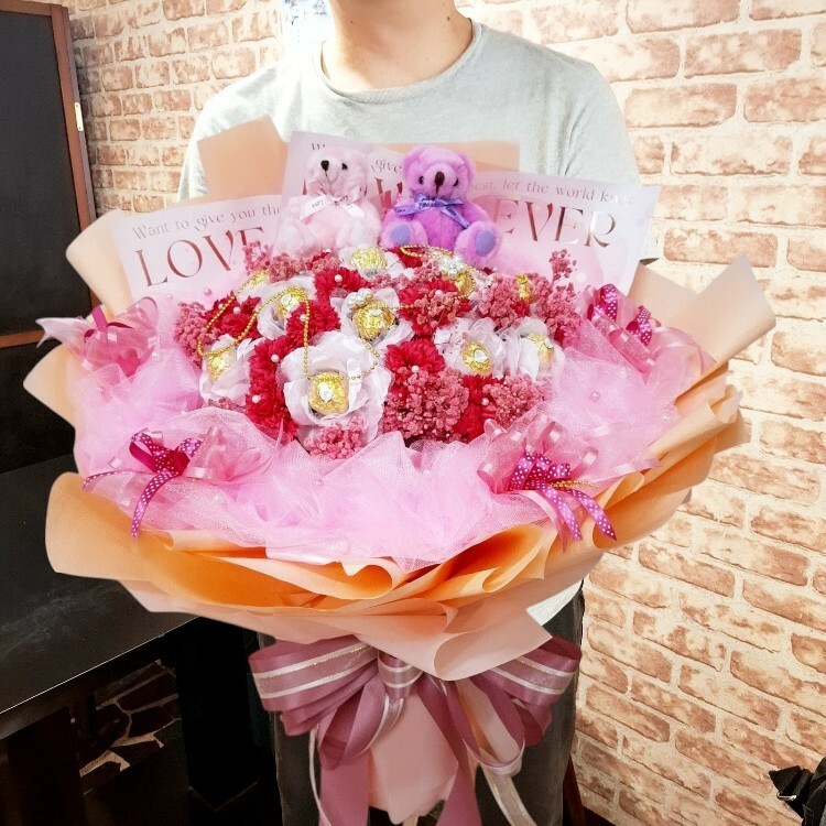粉色小熊珍珠香皂花金莎花束,妳熊珍貴,soapflower-Ferrero-Rocher-chocolate-bouquet