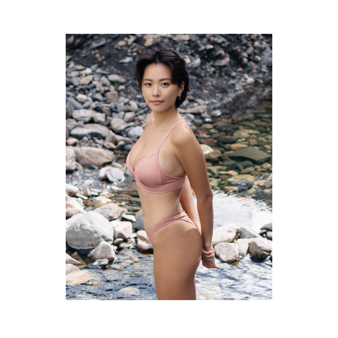 ▲Muiiswim Ulva 美胸馬甲背勾式比基尼 羅紋烟粉