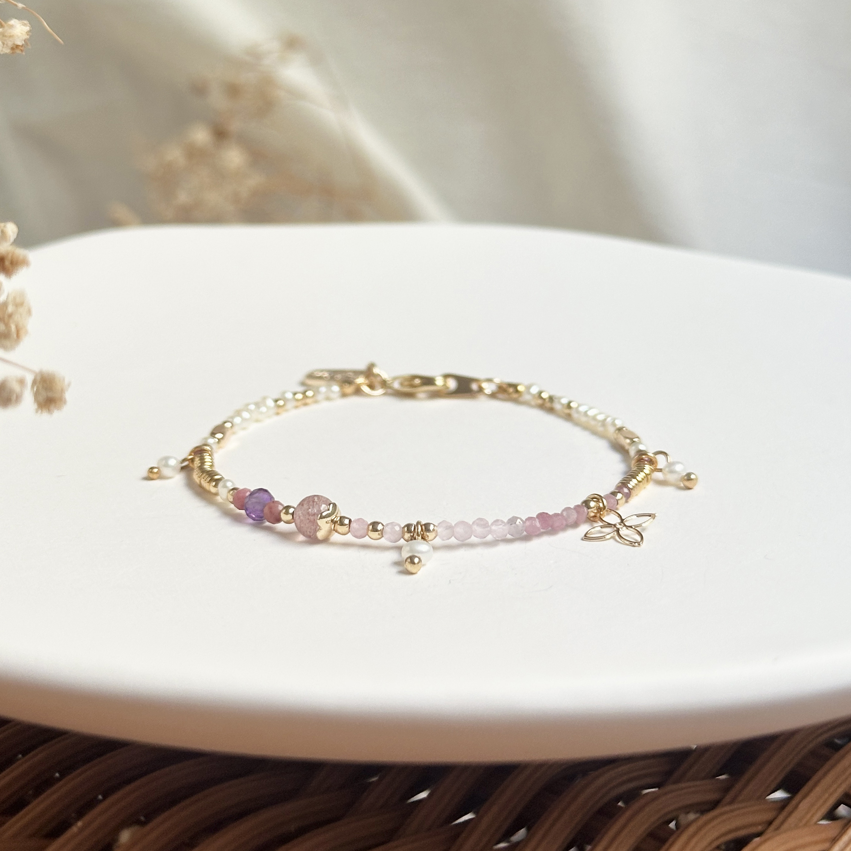 生日花 • 參月拾壹 • 康沃爾石楠 – 珍珠草莓晶 – 手鍊