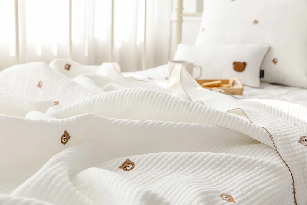 【預購】刺繡熊熊_涼被(莫代爾)