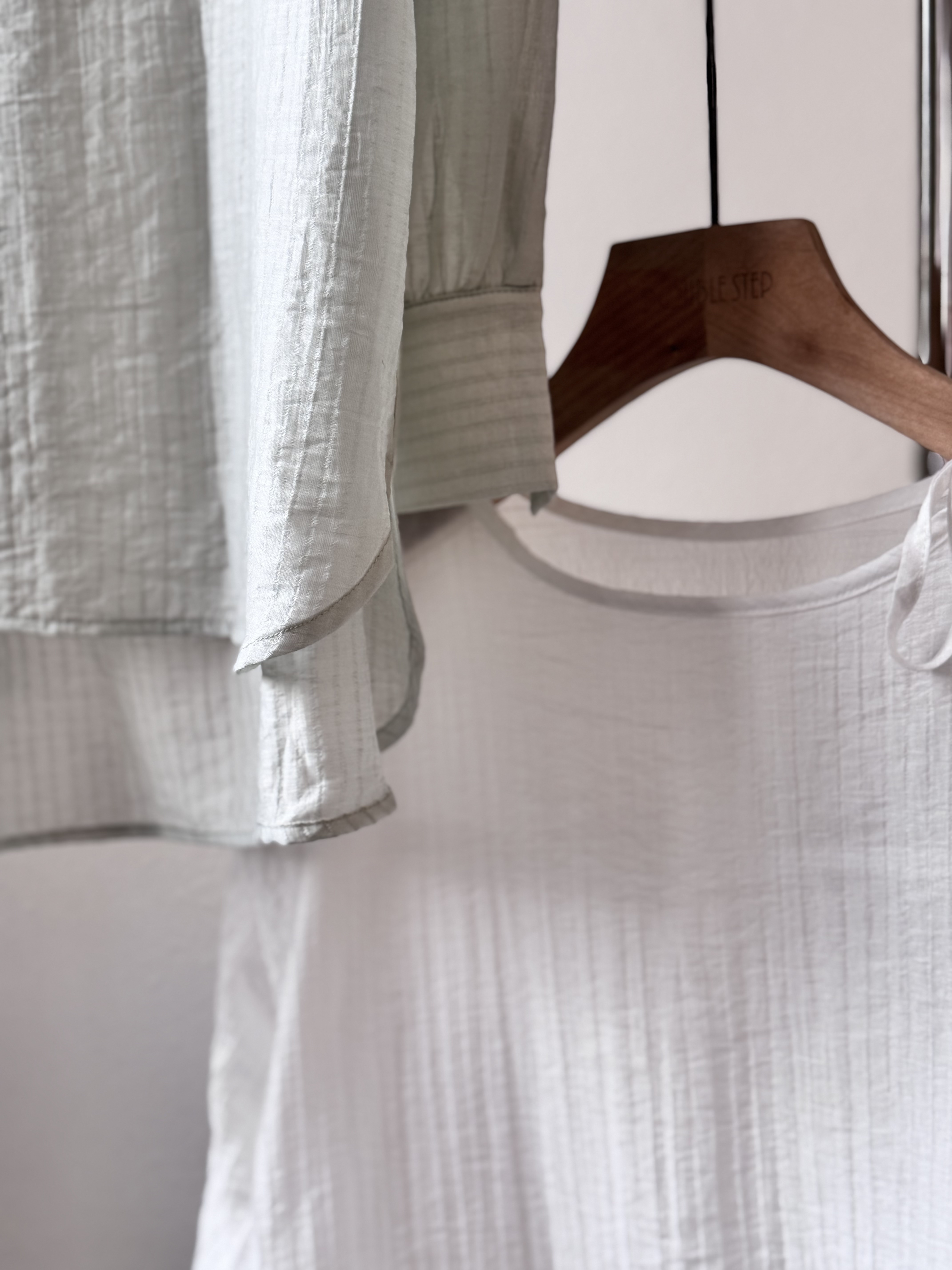 80%天絲 優雅綁帶上衣 - BL51547