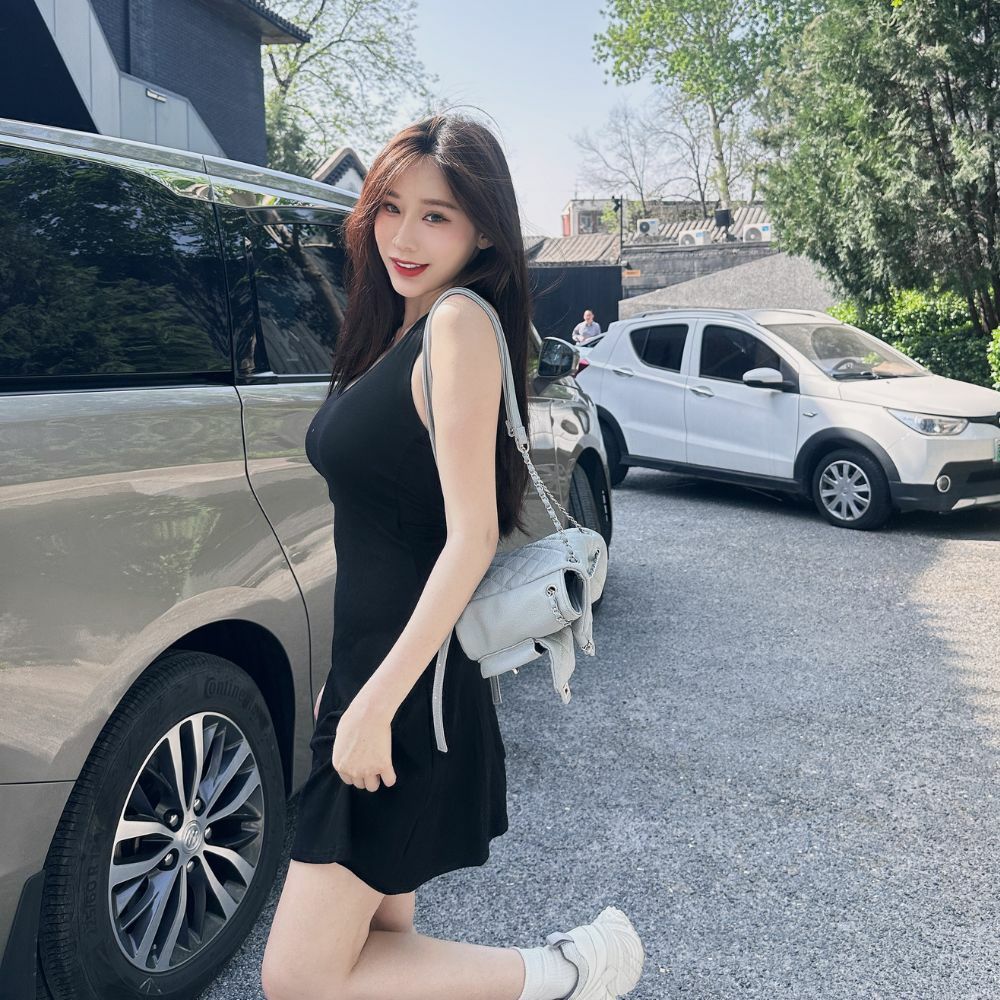 【DOMISS自訂】顯瘦濾鏡! 掛脖美背帶胸墊無袖洋裝-4色 背心裙(現貨)