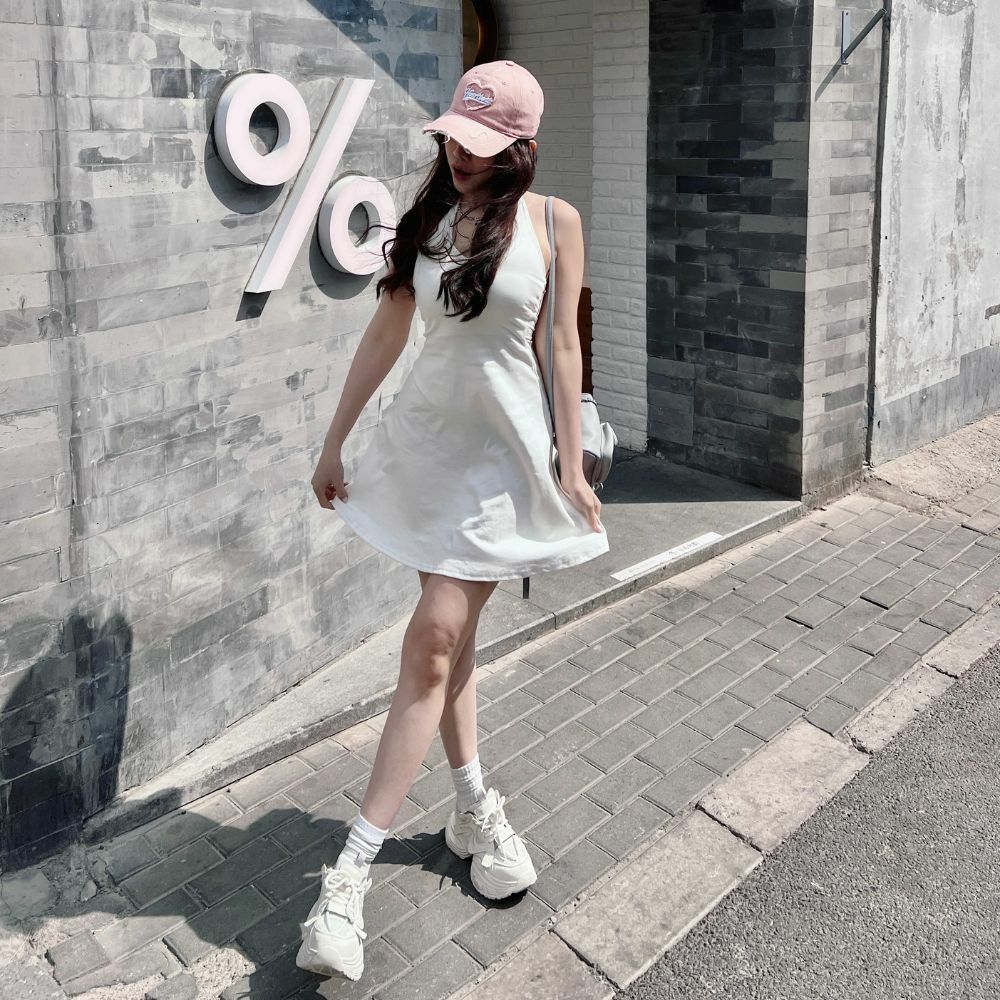 【DOMISS自訂】顯瘦濾鏡! 掛脖美背帶胸墊無袖洋裝-4色 背心裙(現貨)