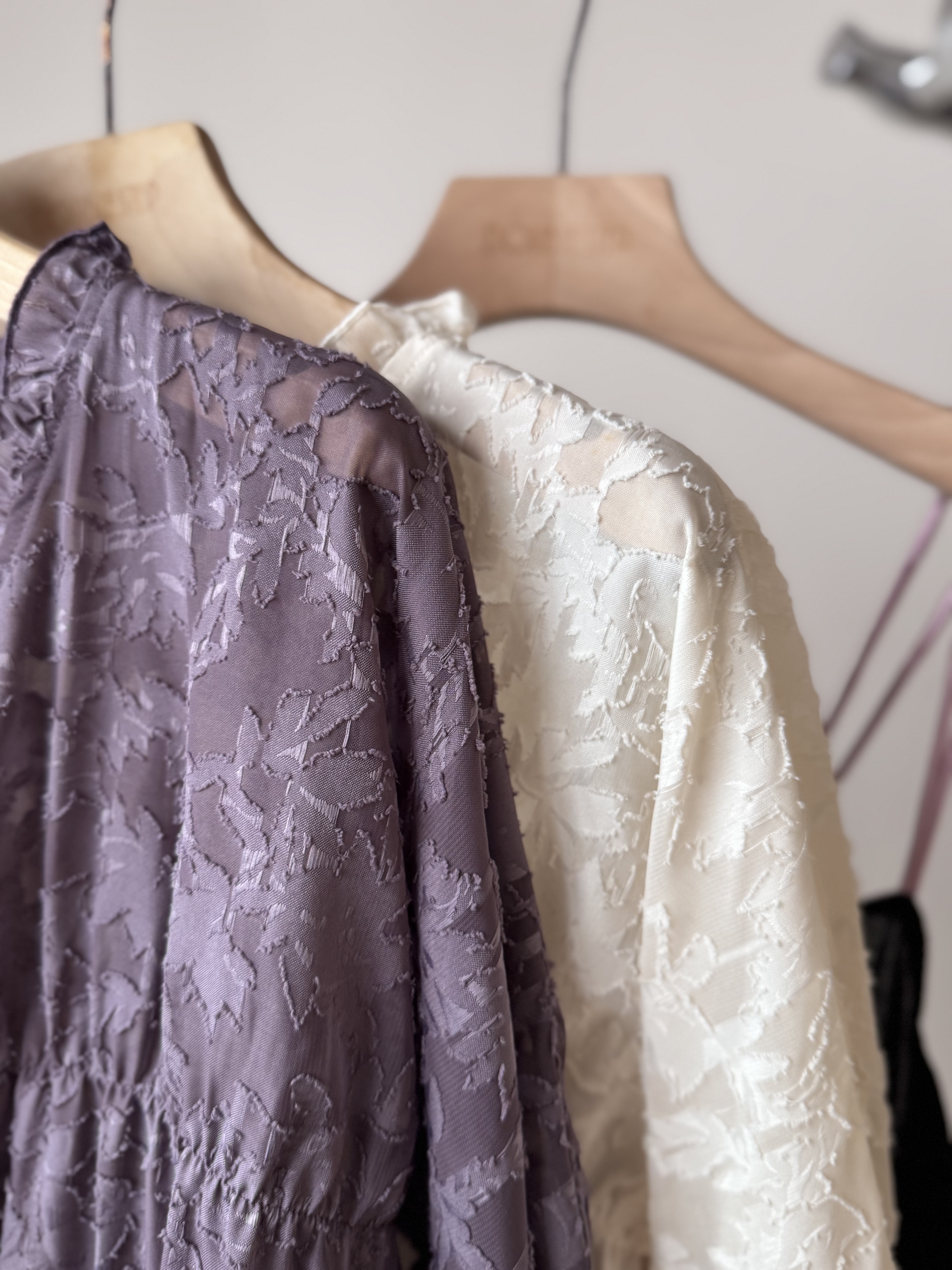 提花雪紡輕柔罩衫 - JK52560