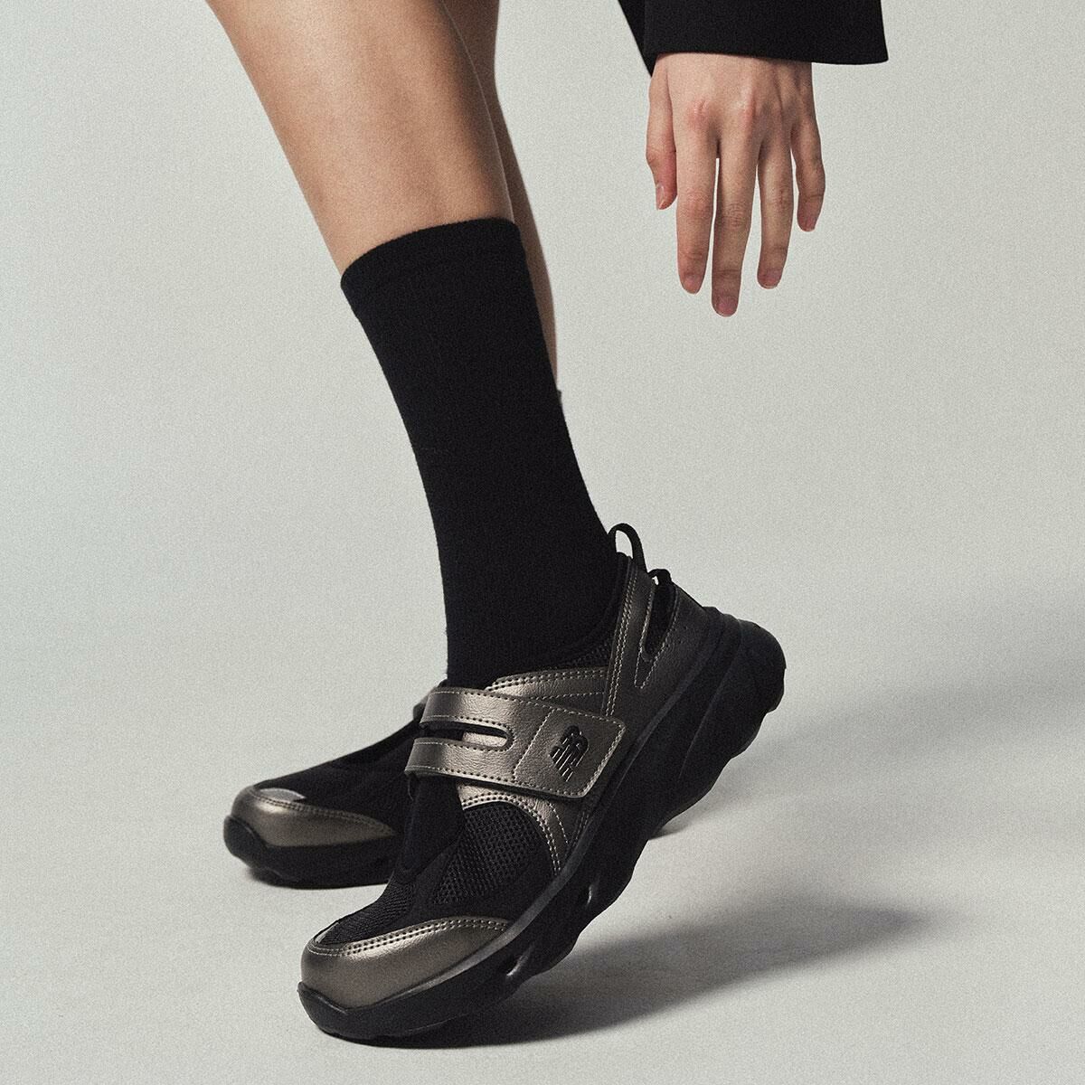 NEW BALANCE 瑪麗珍 銀灰 石墨灰 涼鞋 休閒 女鞋 SD2202GM2