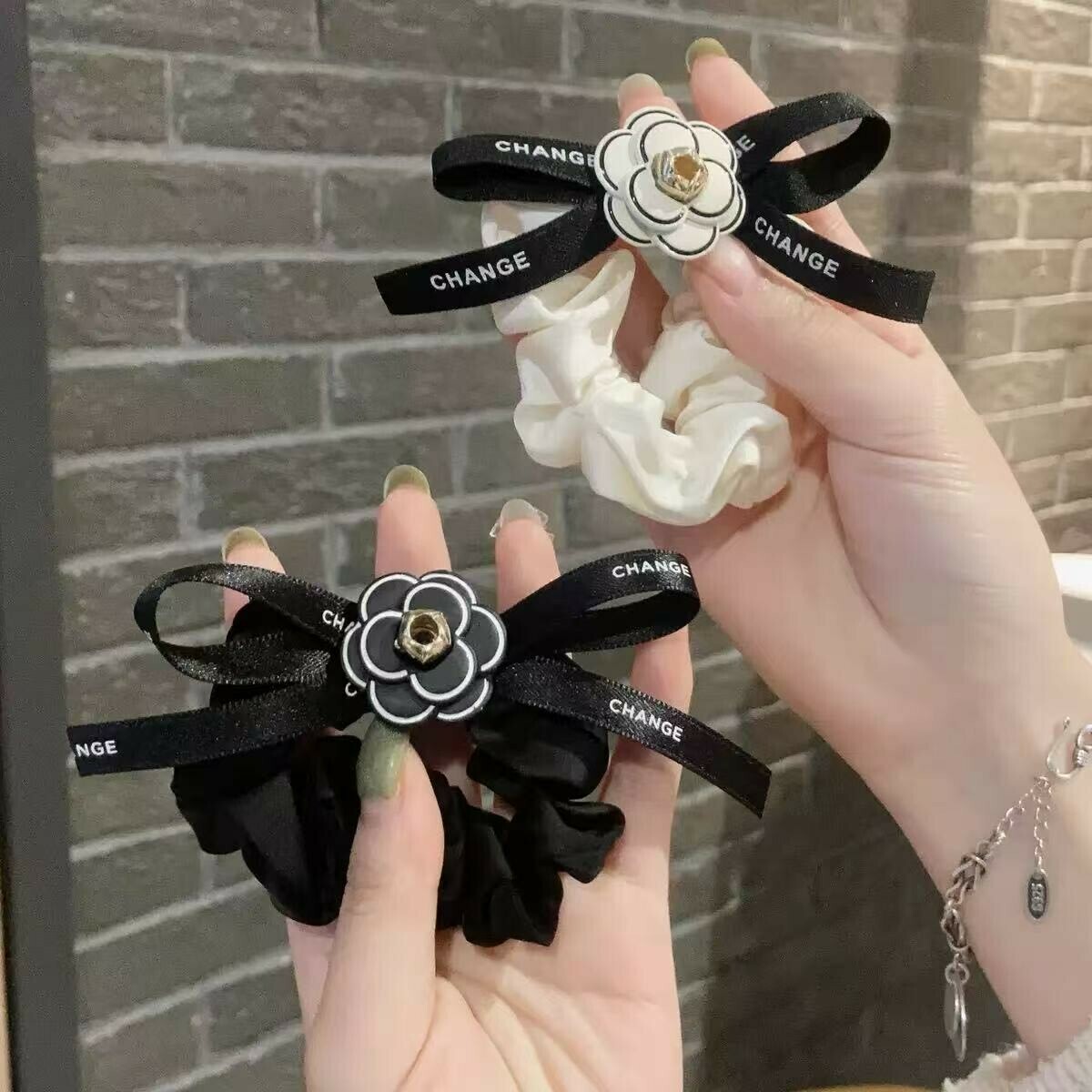 G03山茶花字母蝴蝶結大腸髮圈