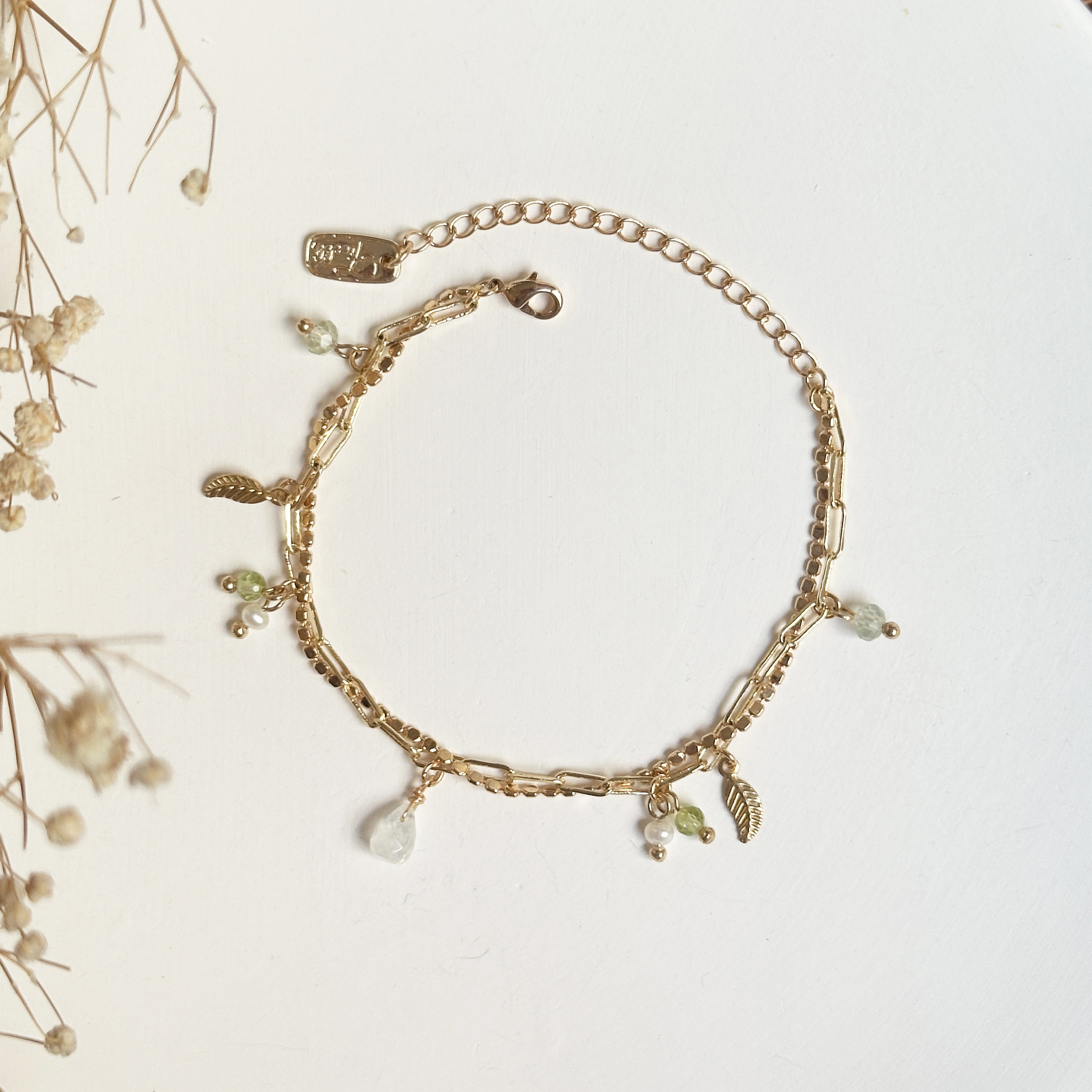 生日花 • 捌月拾伍 • 葡萄葉鐵線蓮 – 月光葡萄石 – 手鍊