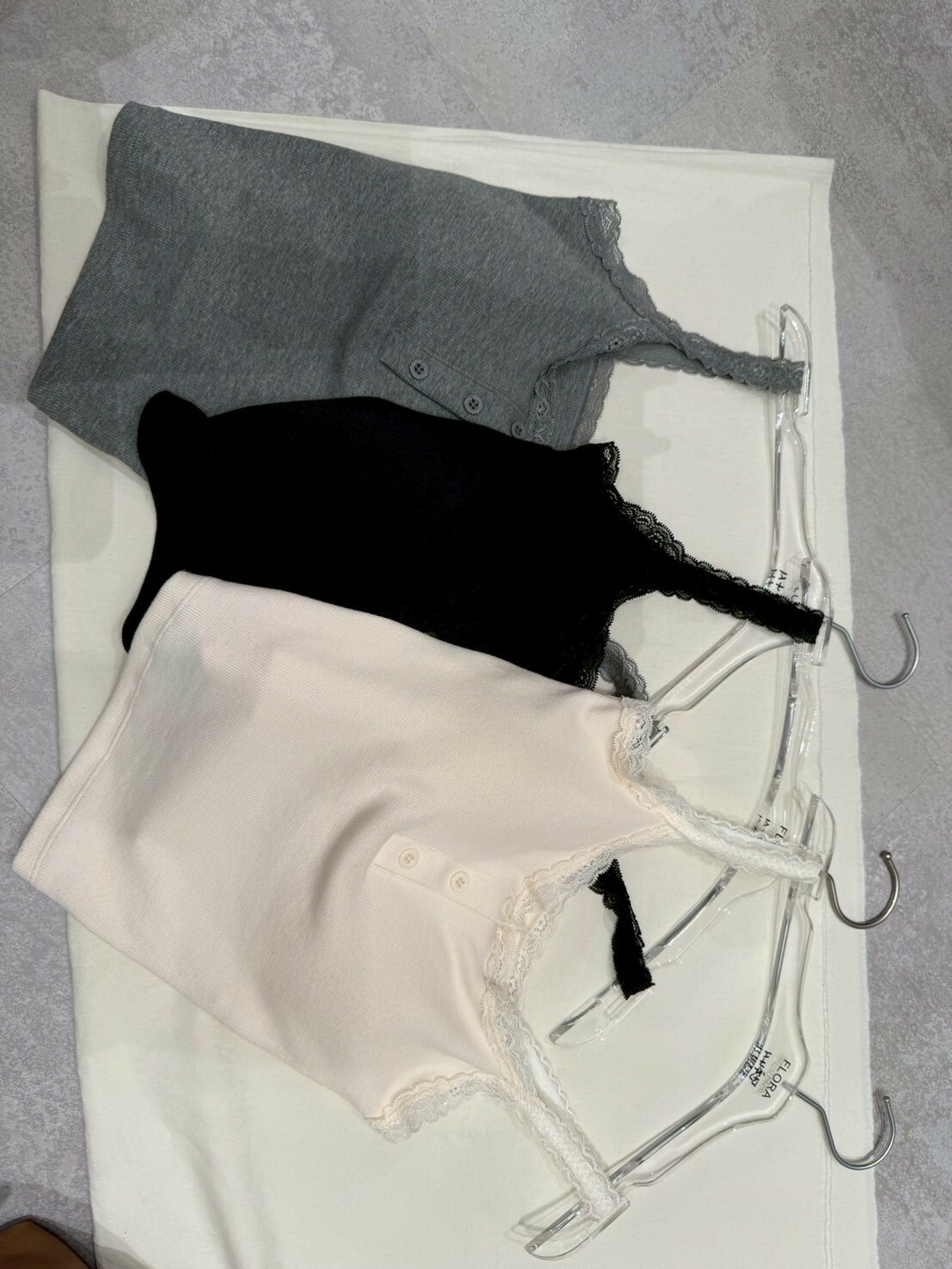 FL4260 小紐扣蕾絲包邊背心BraTop