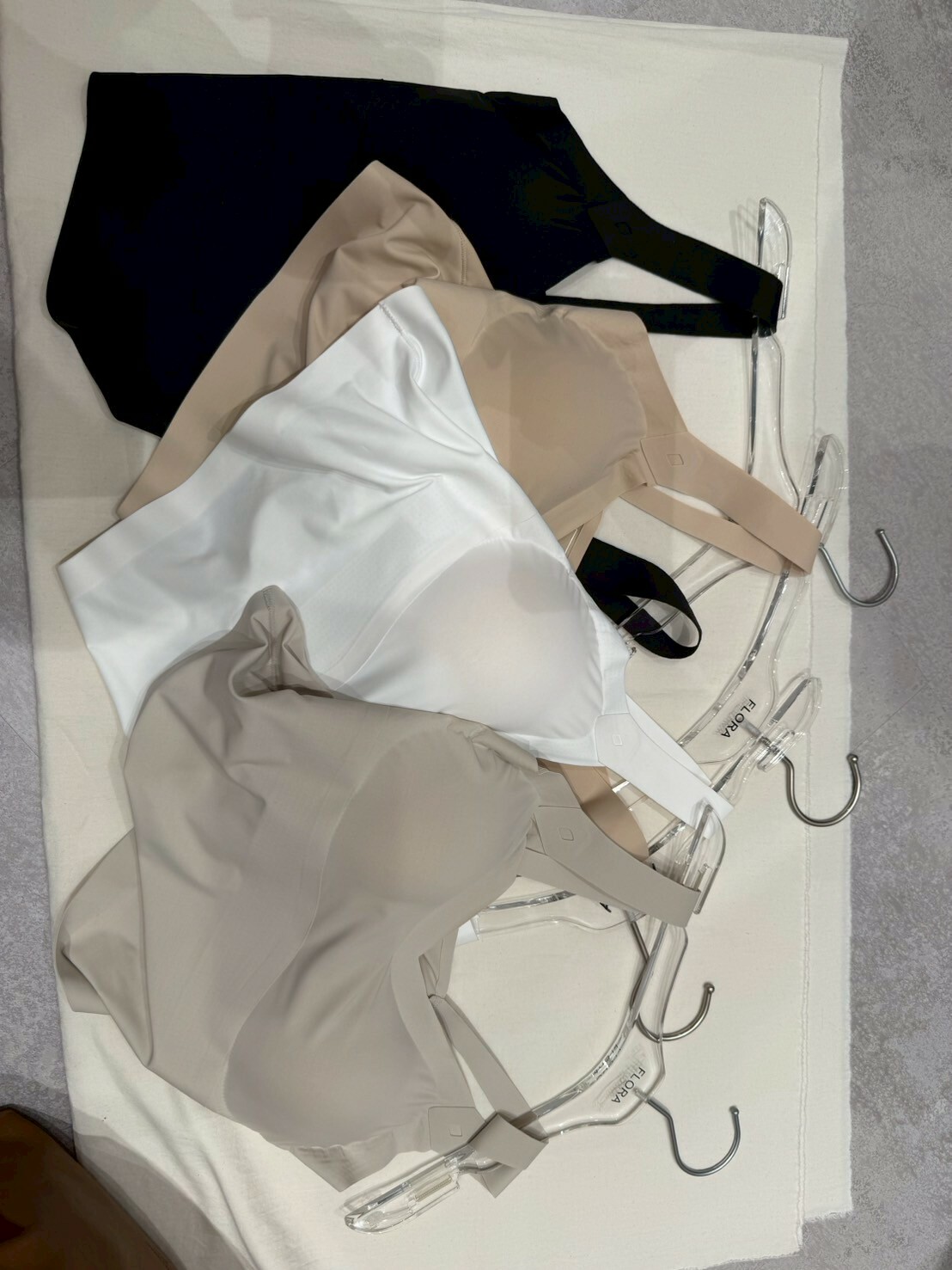 FL4226 V領貼身Bratop