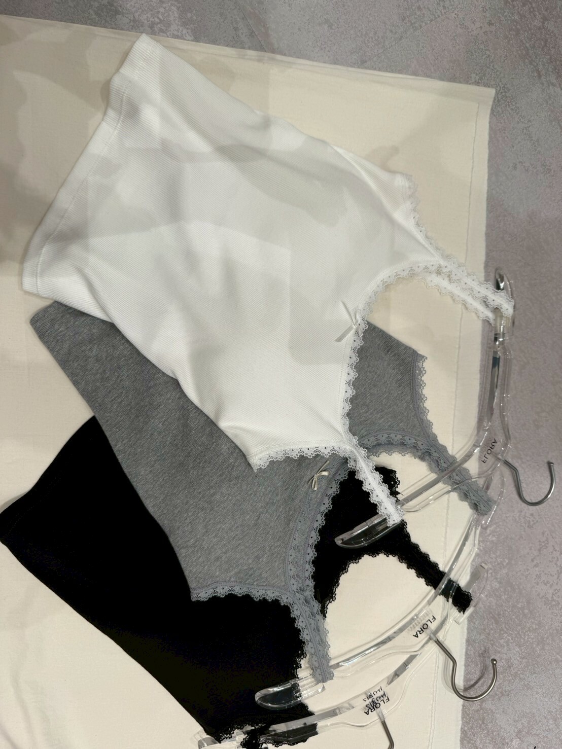 FL4258 小蝴蝶結蕾絲包邊細帶背心BraTop