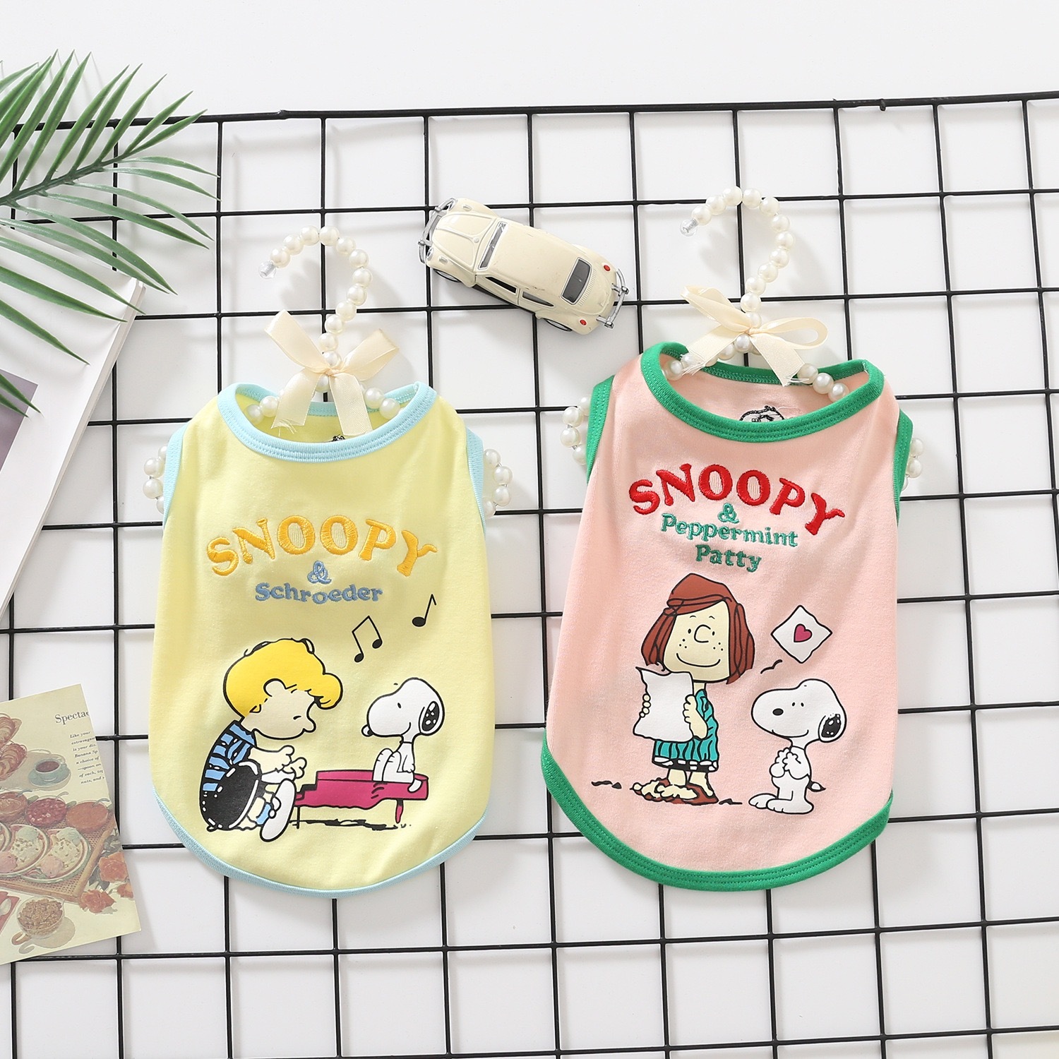 宠物衣服卡通刺绣 小狗背心 尺寸表在最后一张图