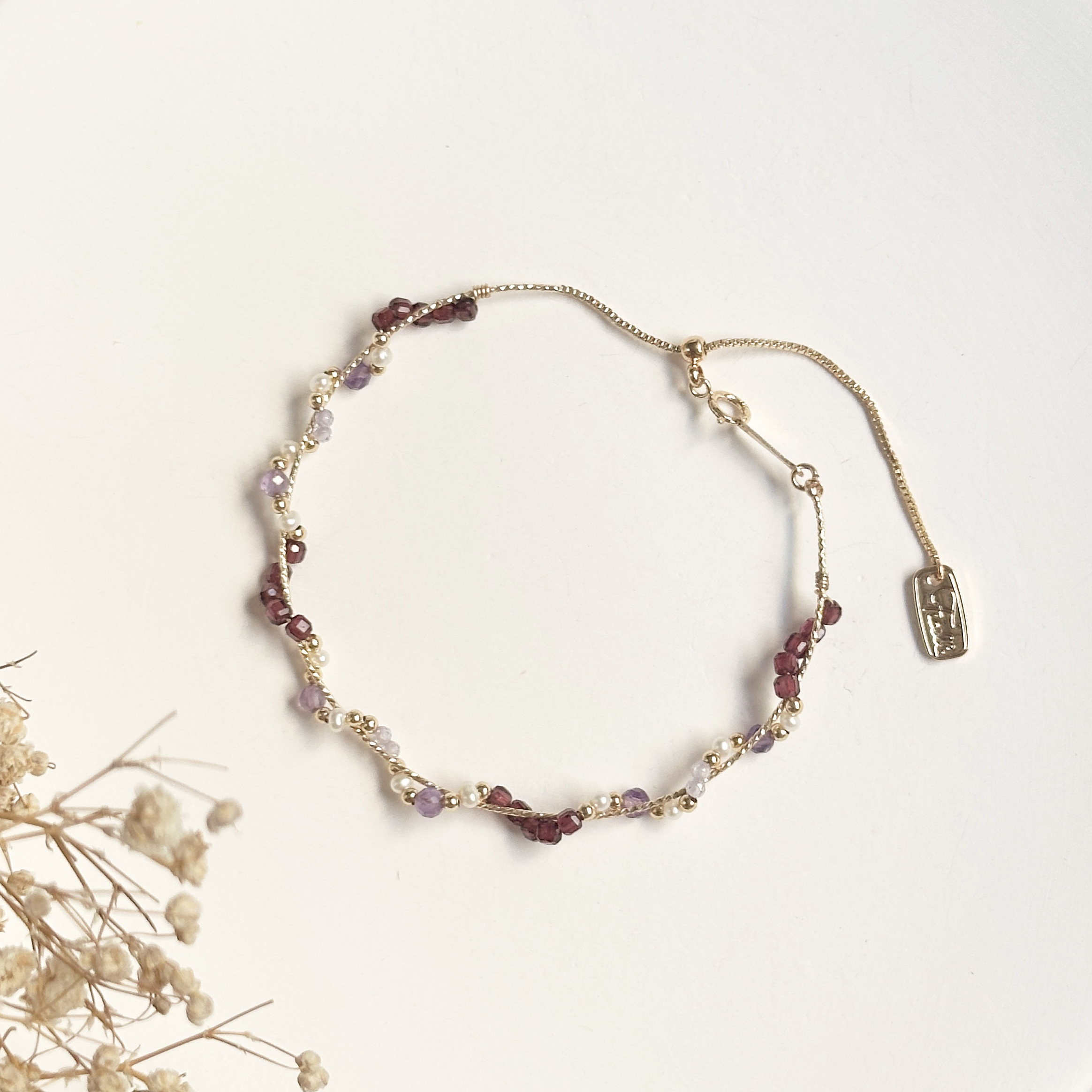 生日花 • 玖月貳拾 • 番紅花 – 石榴紫水晶 – 手鍊