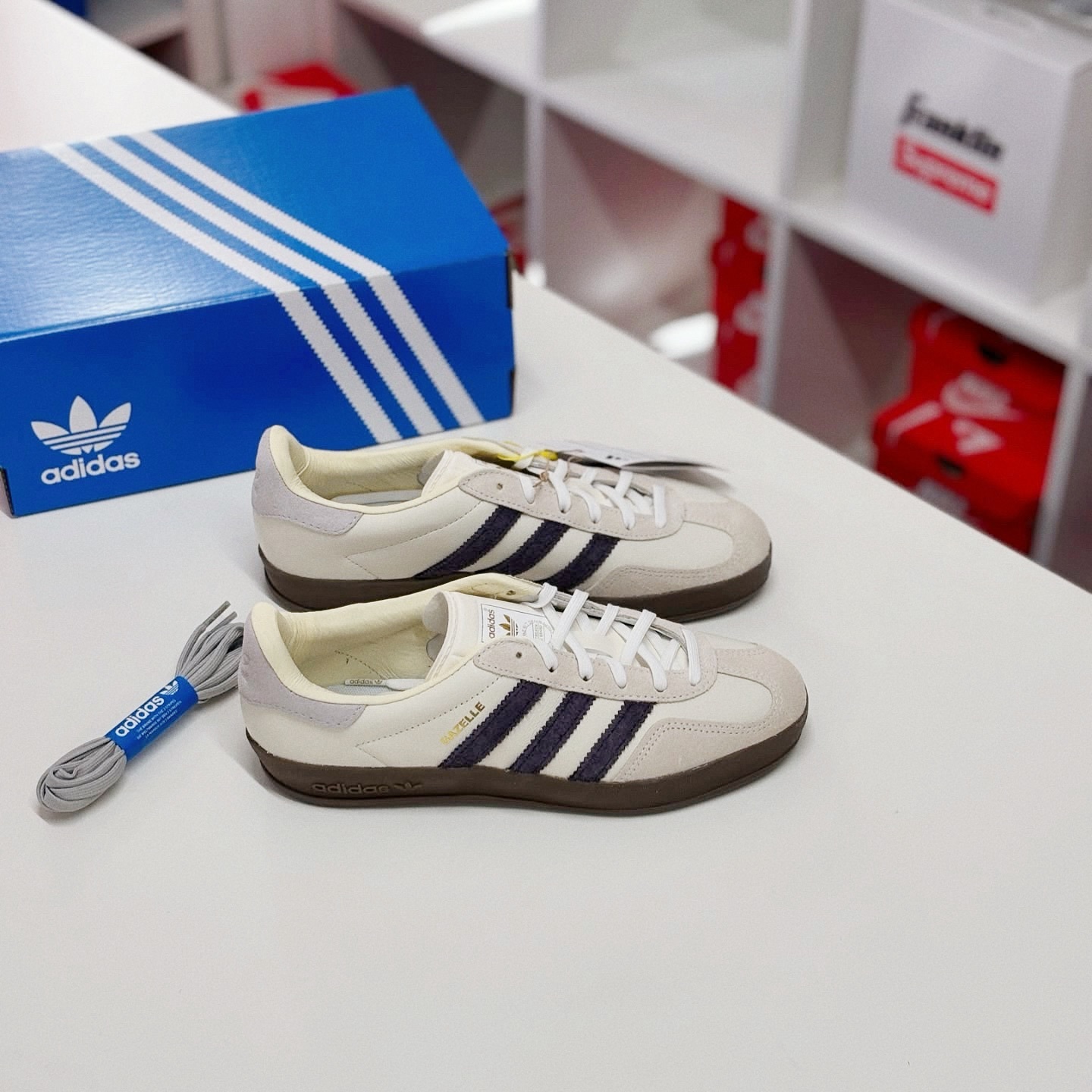 Adidas Originals Gazelle Indoor x Emmi 日本限定 聯名款 燕麥色 灰紫 IH8548