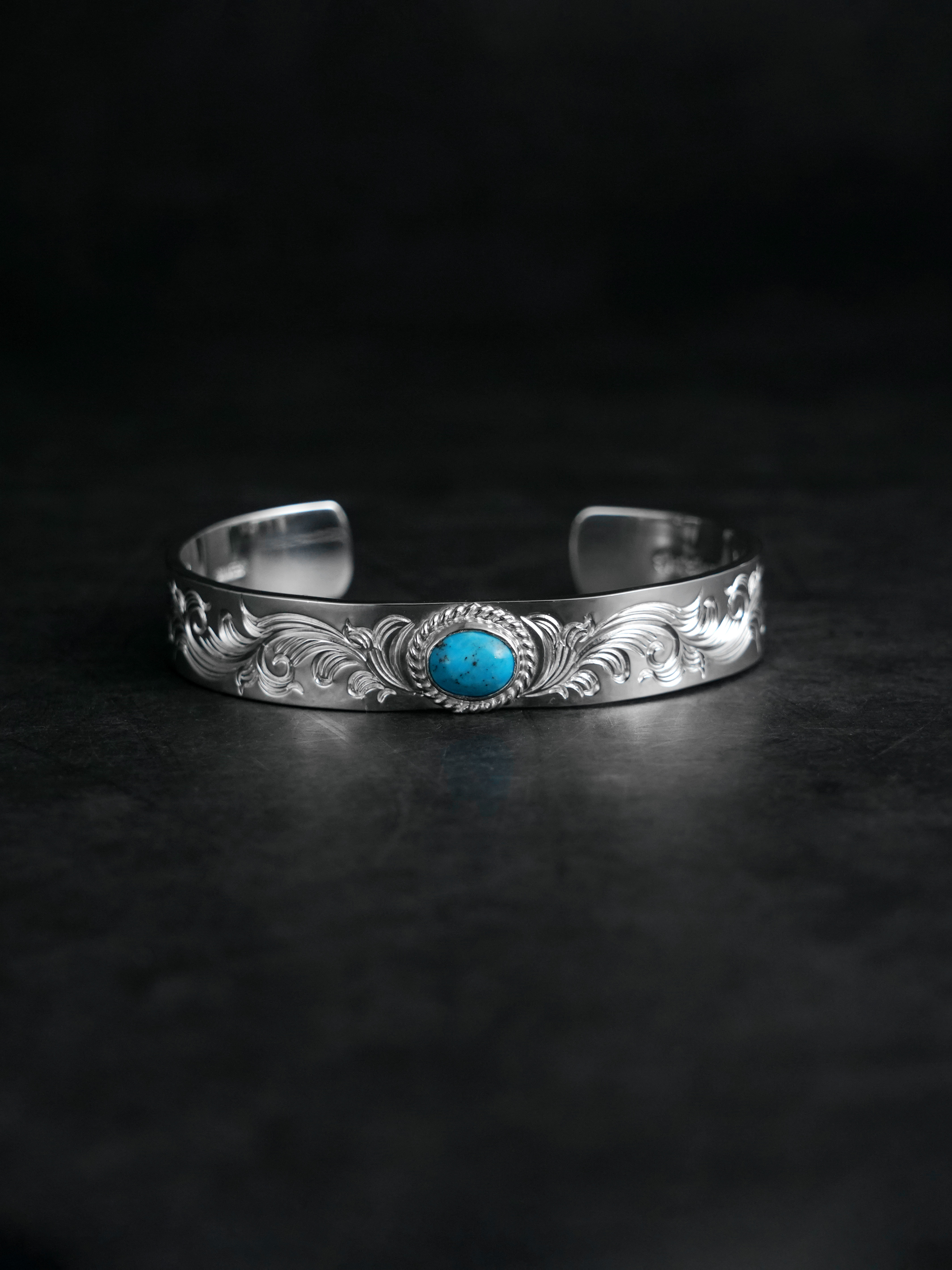 Dear Blossom 銀繩松石唐草平打手環 B-019