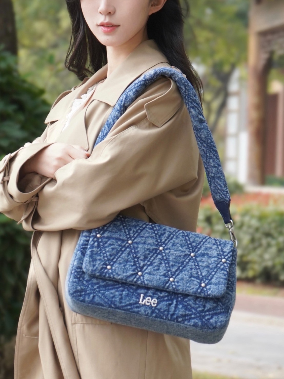 LEE 水洗鉚釘 菱格紋 郵差包 LE240107M-801