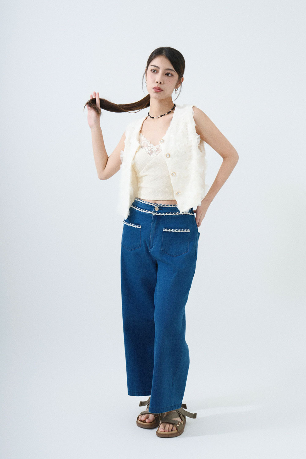 SS25_0124（背心外套＋Bra Top＋牛仔褲）