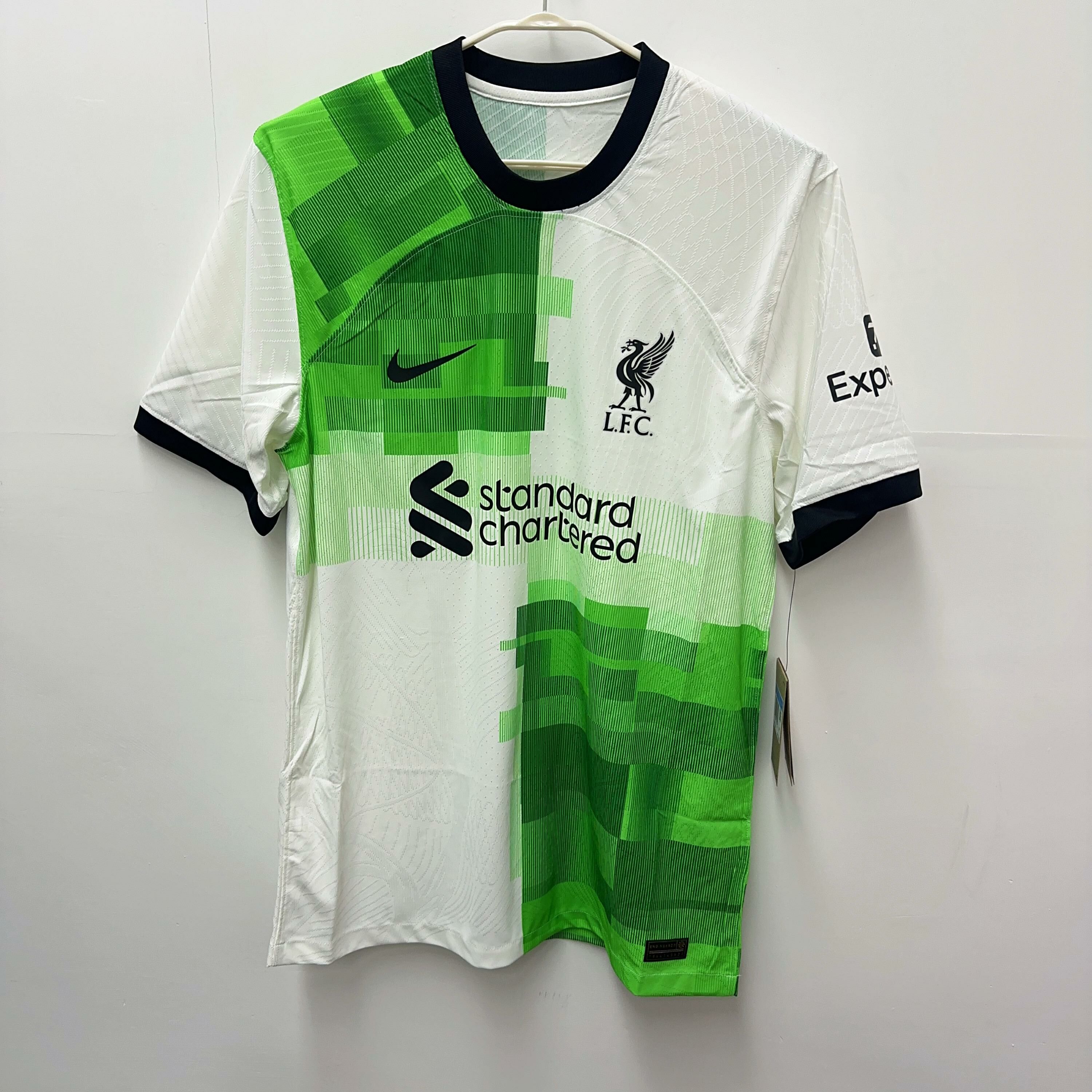 利物浦Nike23/24綠白色作客球員版球衣