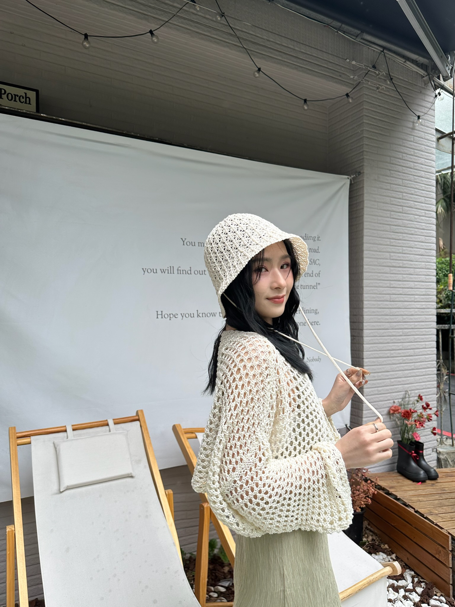 鬆餅格短版洞洞上衣