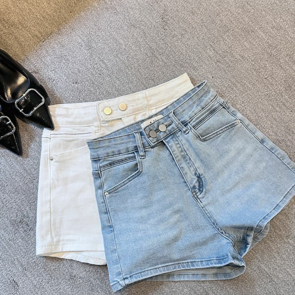 【辣妹必備】DOMISS 顯瘦雙扣包臀牛仔短褲-2色 短褲(現貨)