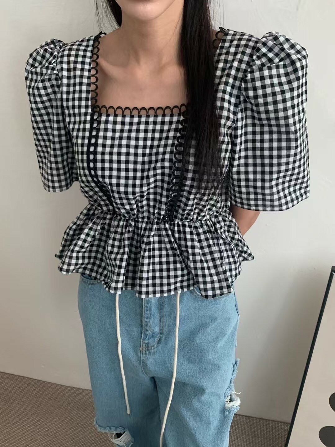 圈圈邊格子公主袖短上衣
